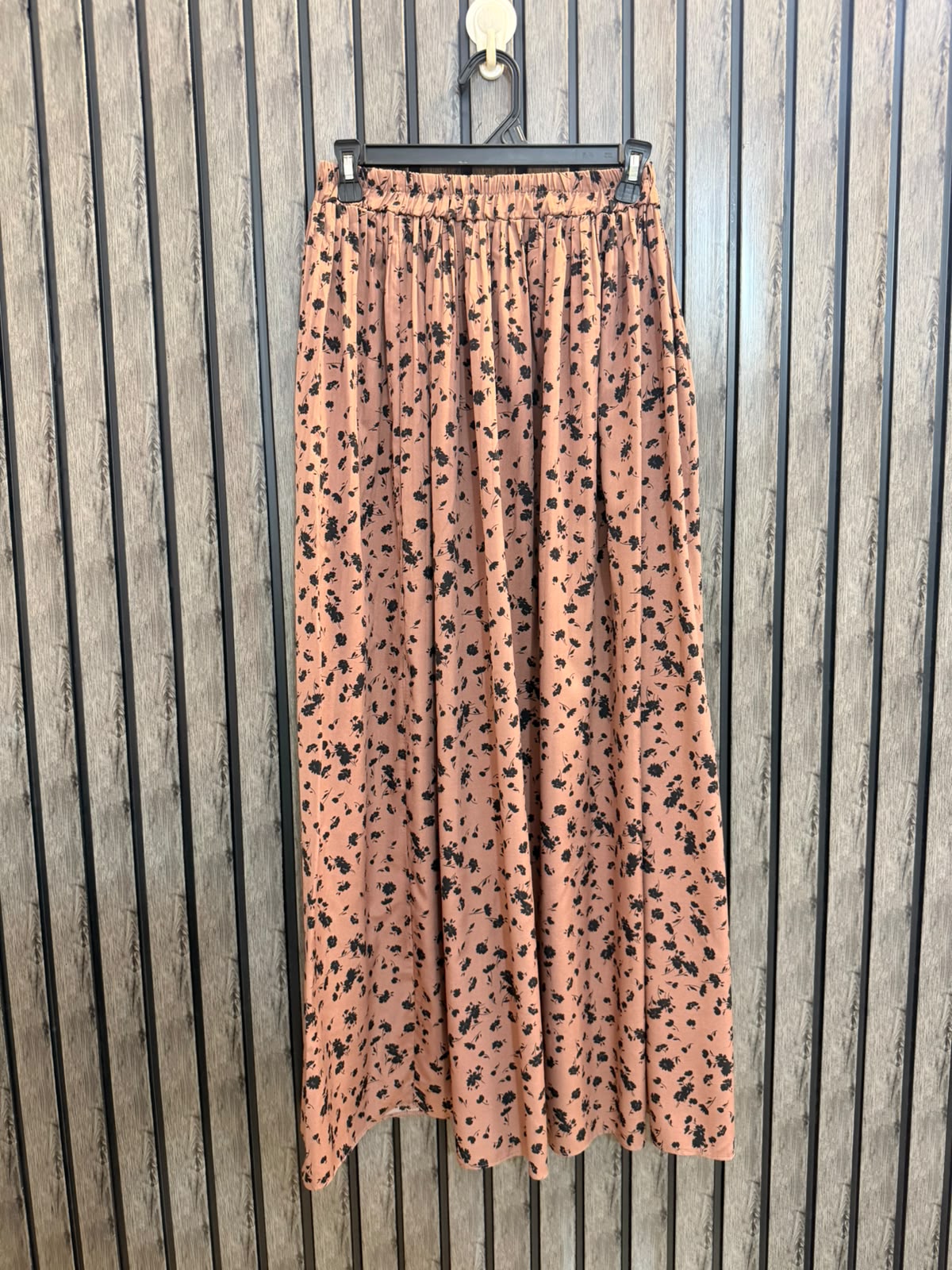 Waist 28  Length 38  Fabric Silk Women's Modern Fashion Skirt