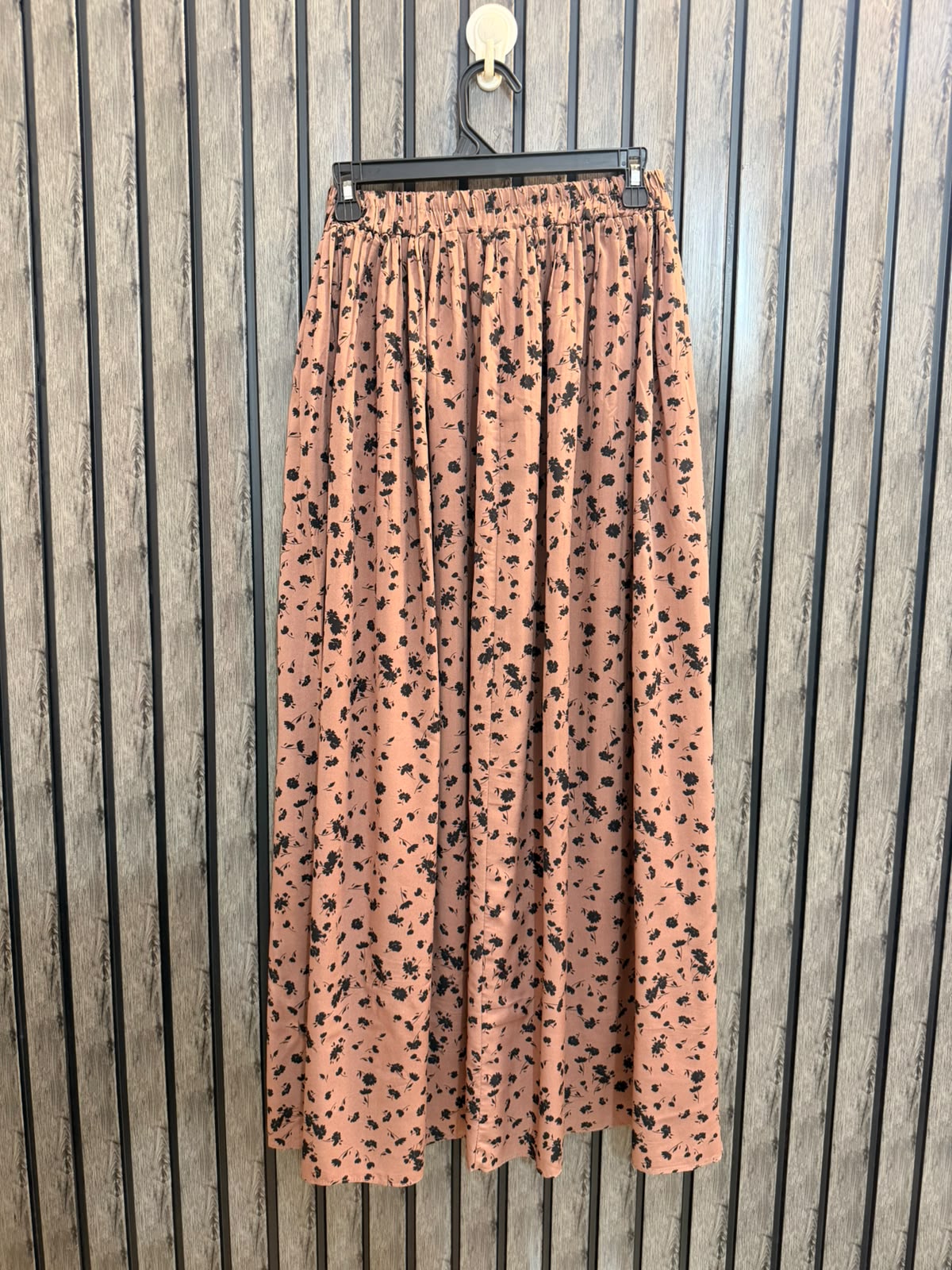 Waist 28  Length 38  Fabric Silk Women's Modern Fashion Skirt