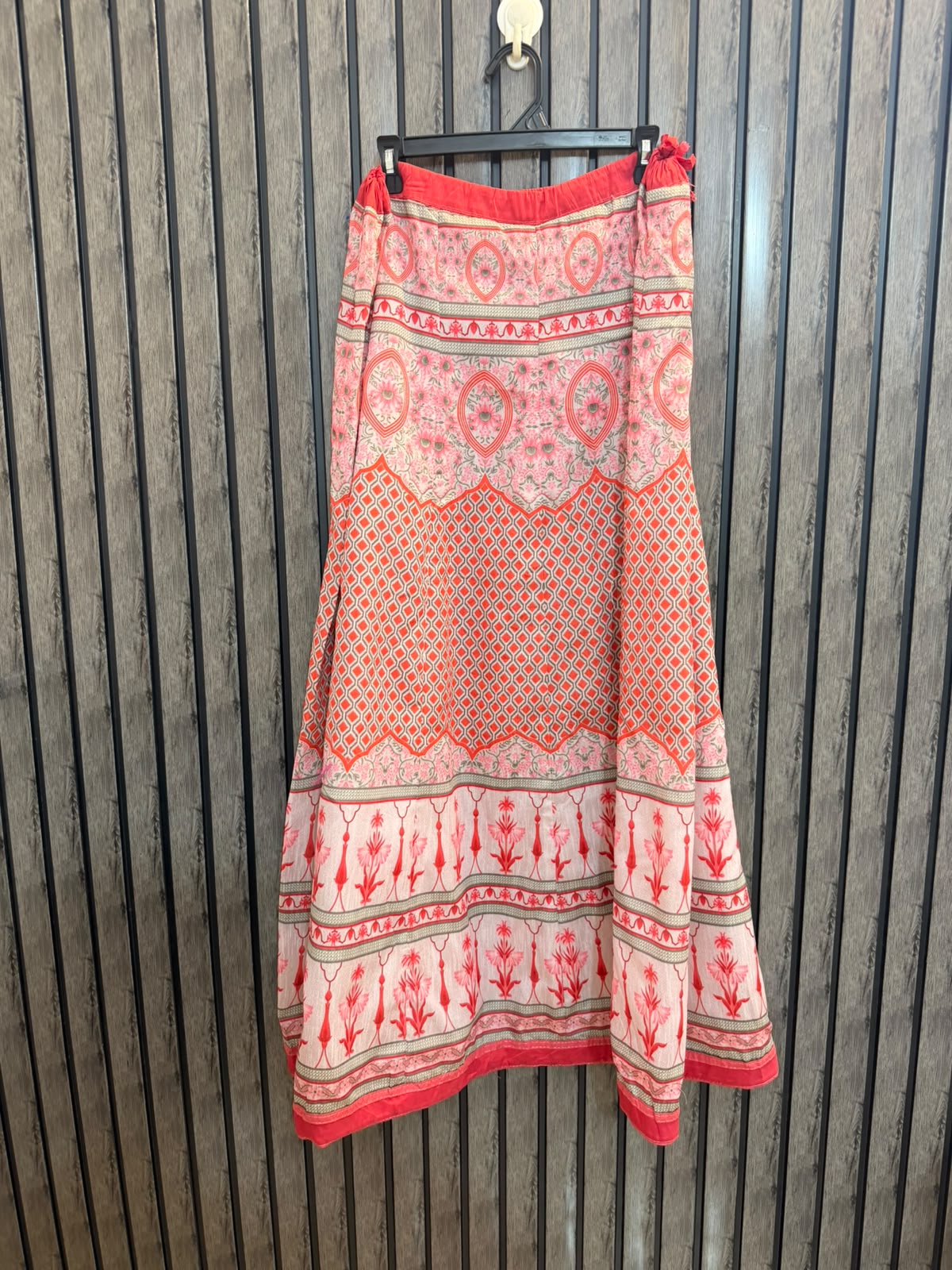 Waist 30  Length 41  Fabric Cotton Silk Women's Luxury Fashion Skirt