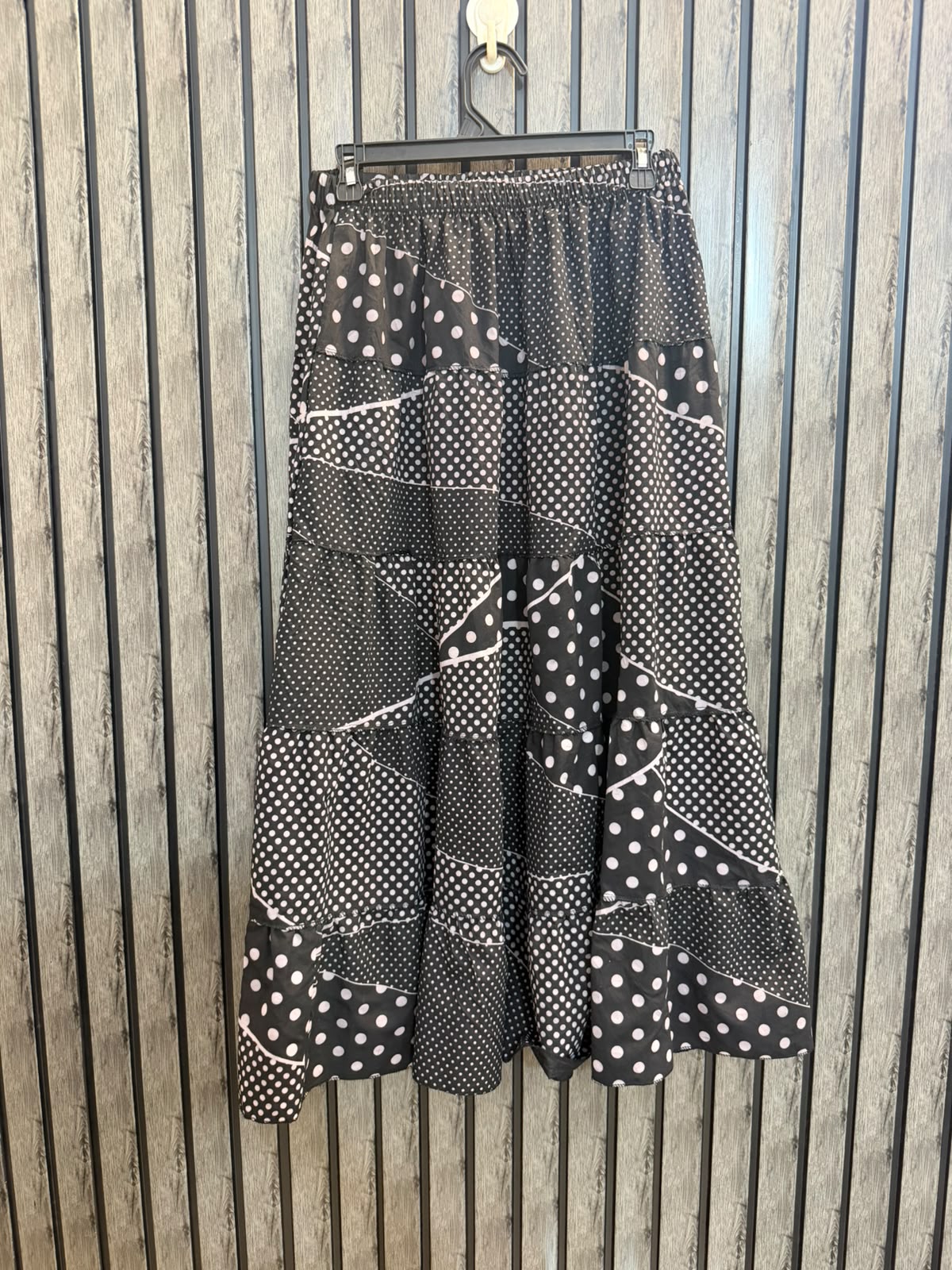 Waist 30  Length 34  Fabric Cotton Silk Women's Signature Skirt