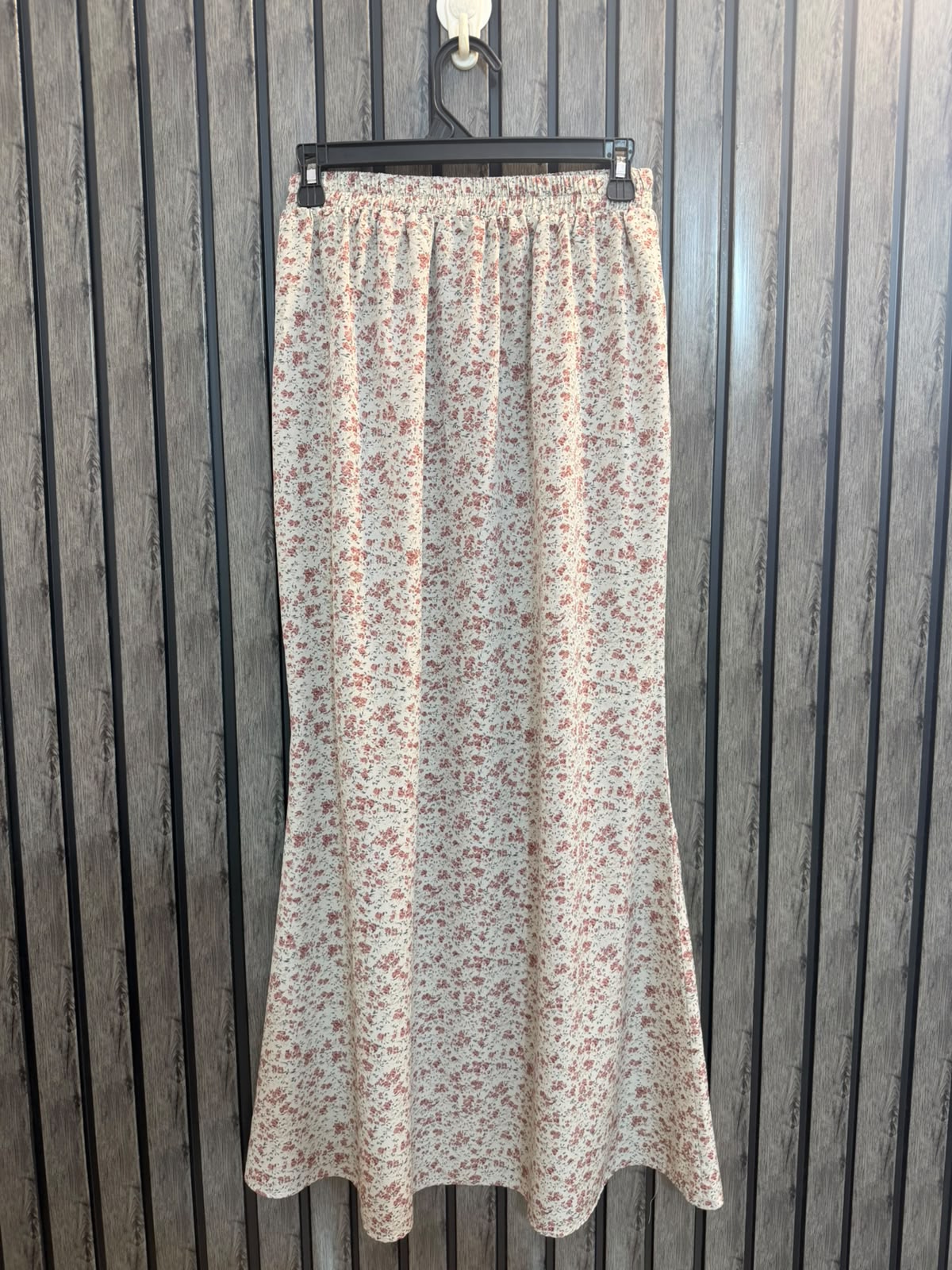 Waist 30  Length 38  Fabric Silk Women's Essential Skirt