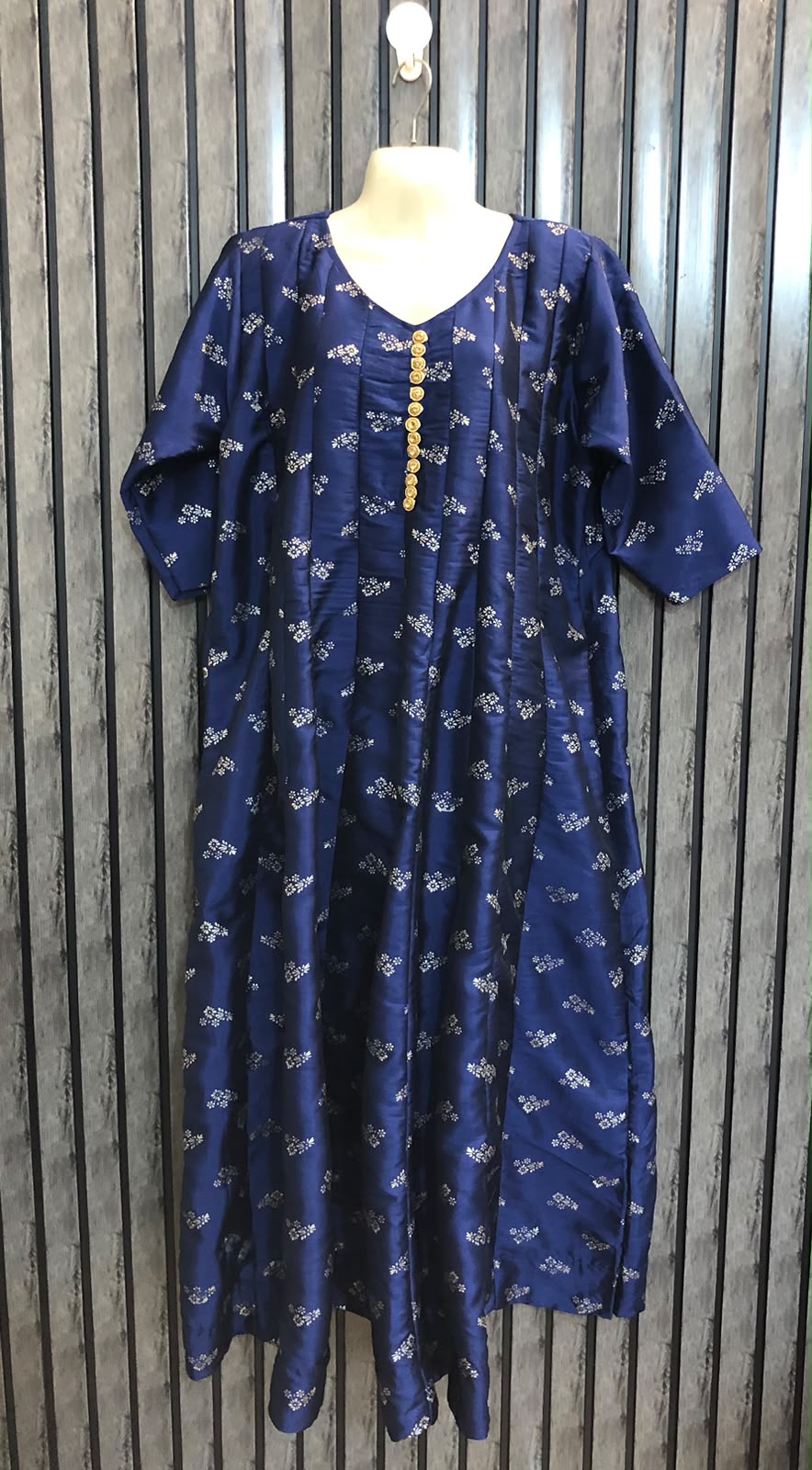 Chest 20  Length 49  Fabric Silk Women's Fashion Maxi Dresses