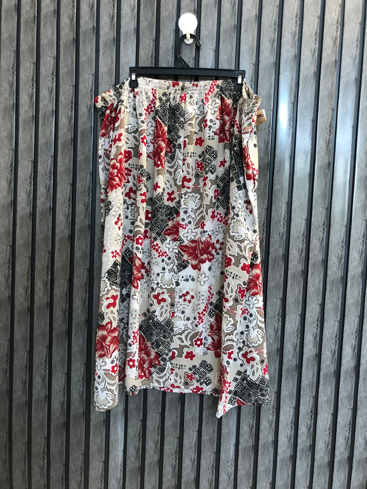 Waist 44  Length 32  Fabric Silk Women's Fashion Collection