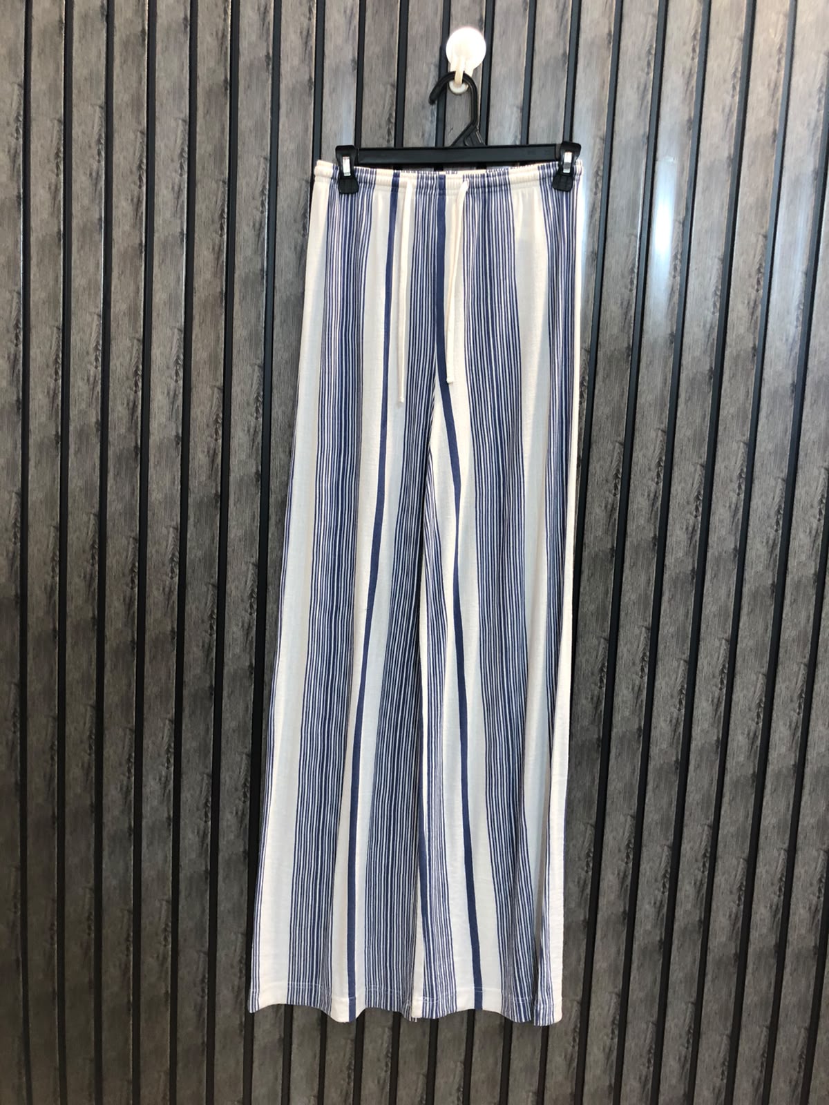 Waist 26  Lenght 43  Fabric rayon Fashionable Branded Women's Trousers