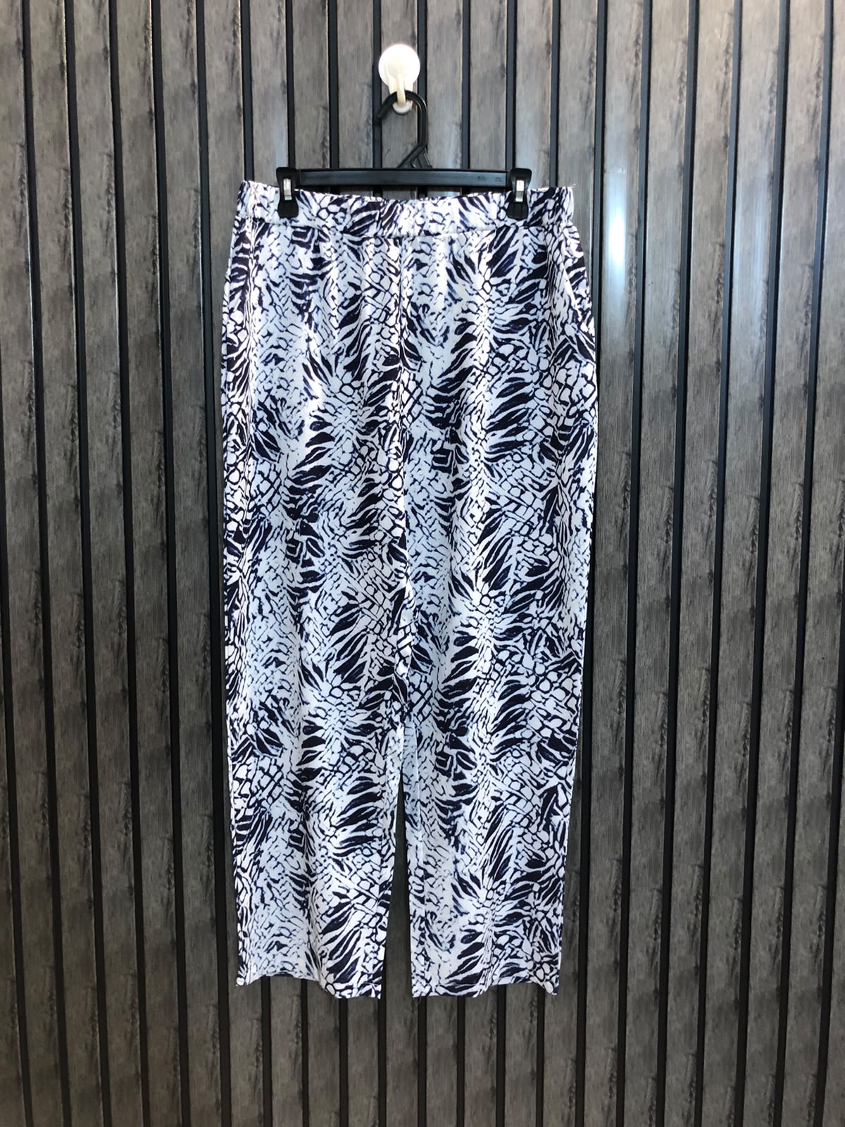 Waist 34  Lenght 38  Fabric silk  Modern Western Trousers for Ladies