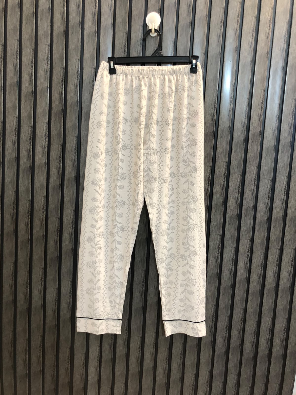 Waist 28  Lenght 35  Fabric silk   Luxury Women's Western Wear Trousers