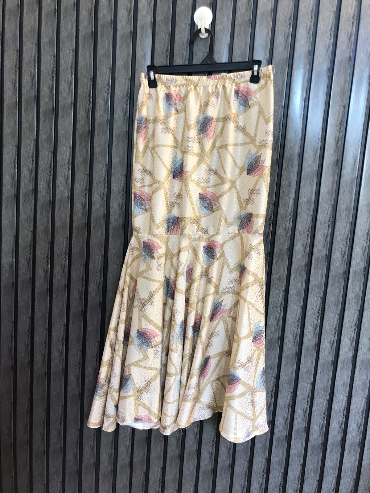 Waist 30  Lenght 37  Fabric silk Women's Timeless Skirt