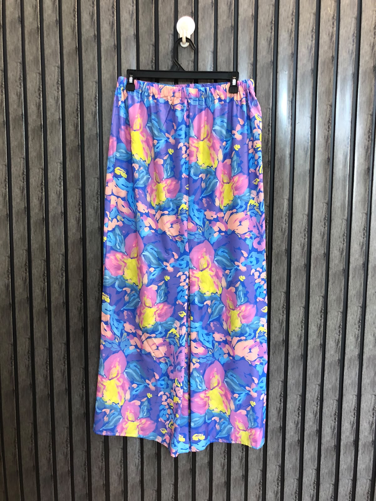 Waist 32  Lenght 38  Fabric Silk Women's Comfort Skirt