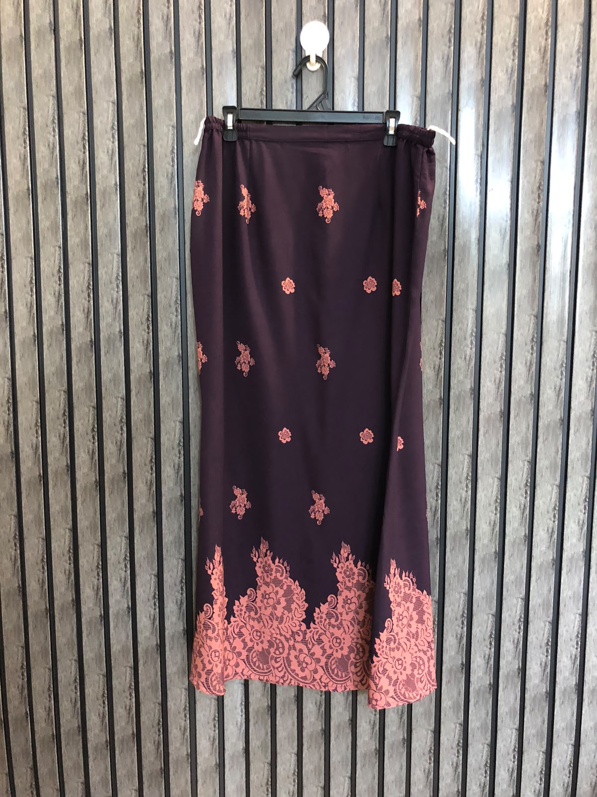 Waist 36  Length 39  Fabric Rayon Women's Elegant Fashion Skirt