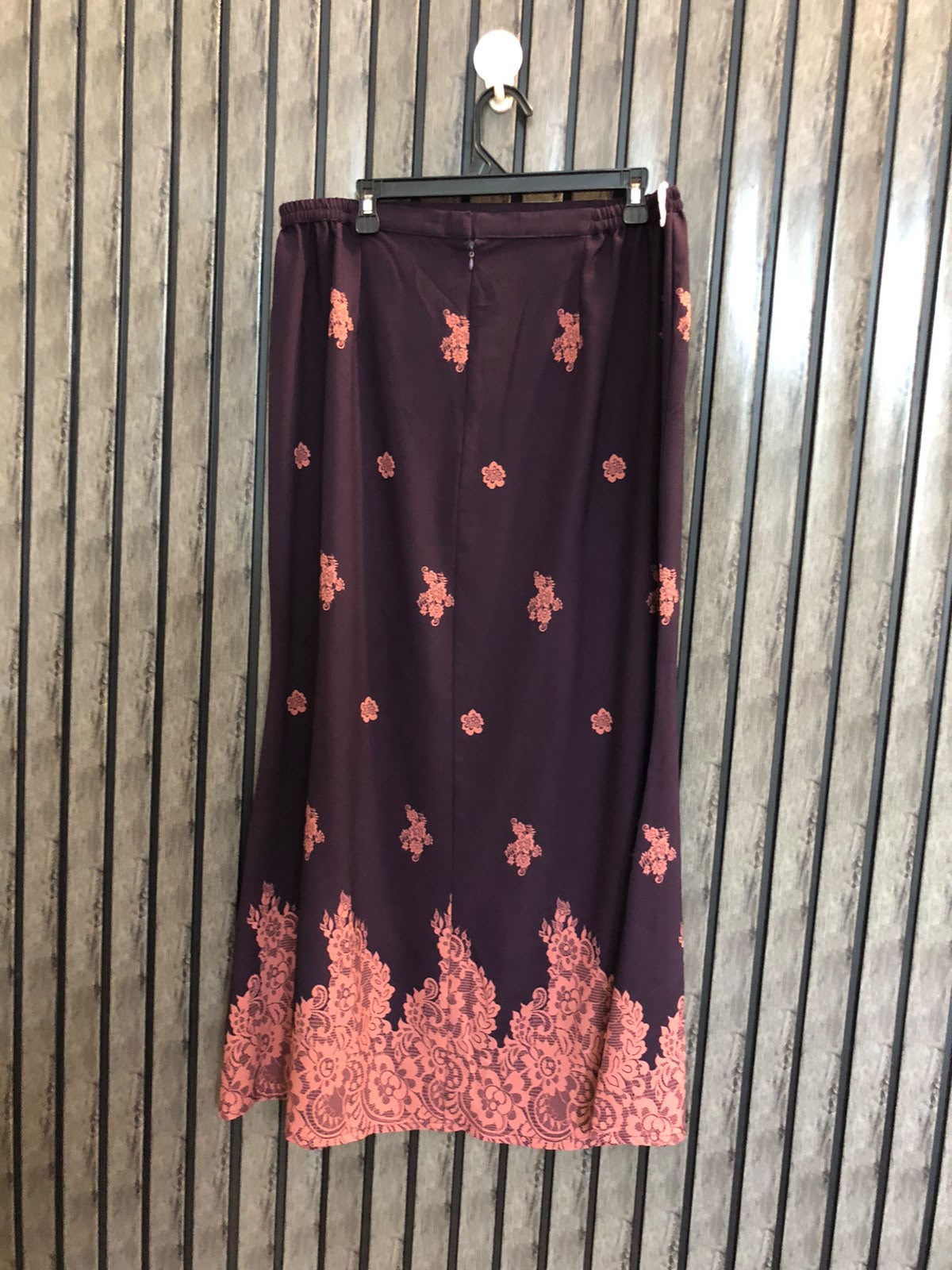 Waist 36  Length 39  Fabric Rayon Women's Elegant Fashion Skirt