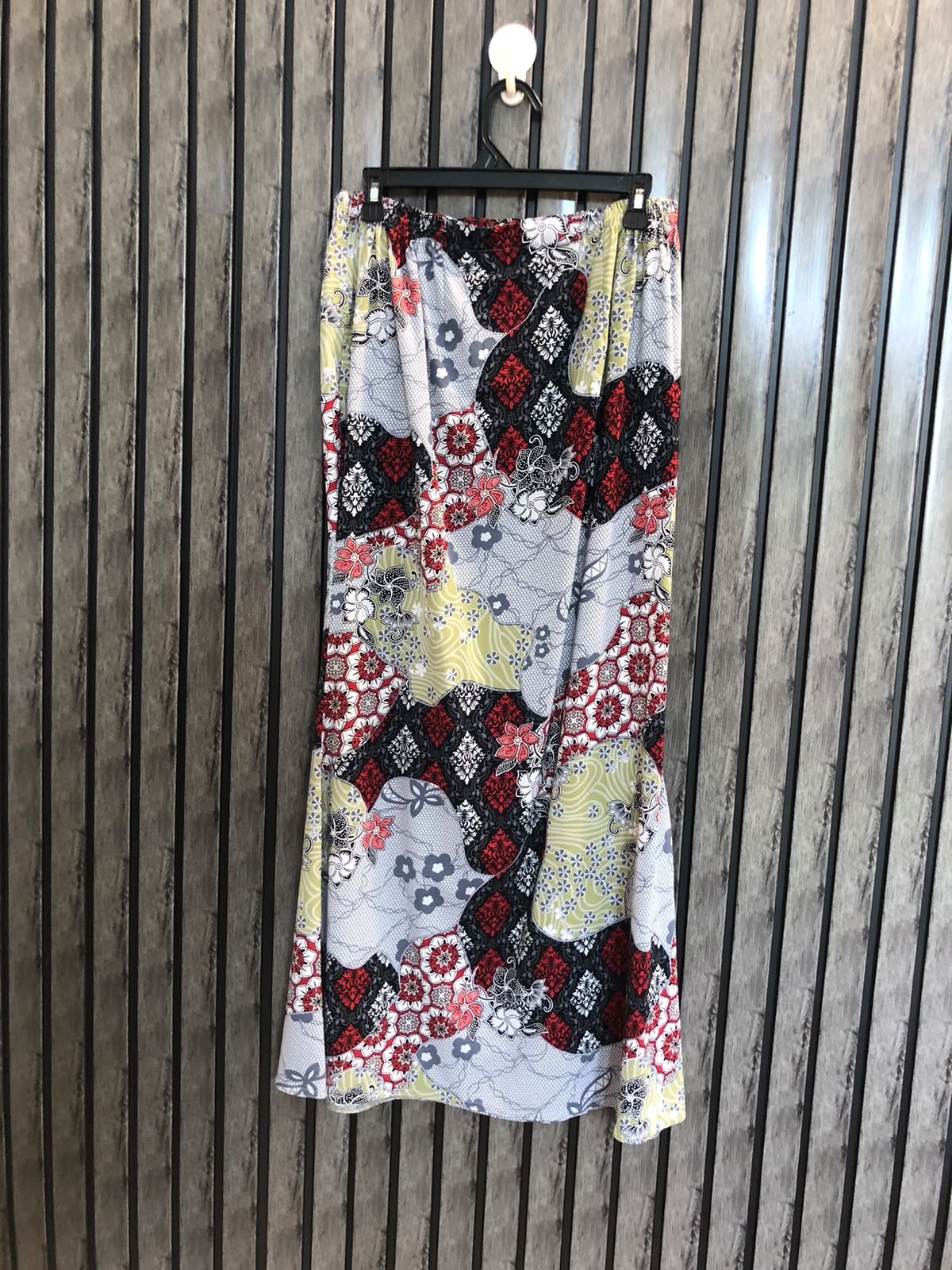 Waist 36  Length 38  Fabric Silk Women's Urban Skirt