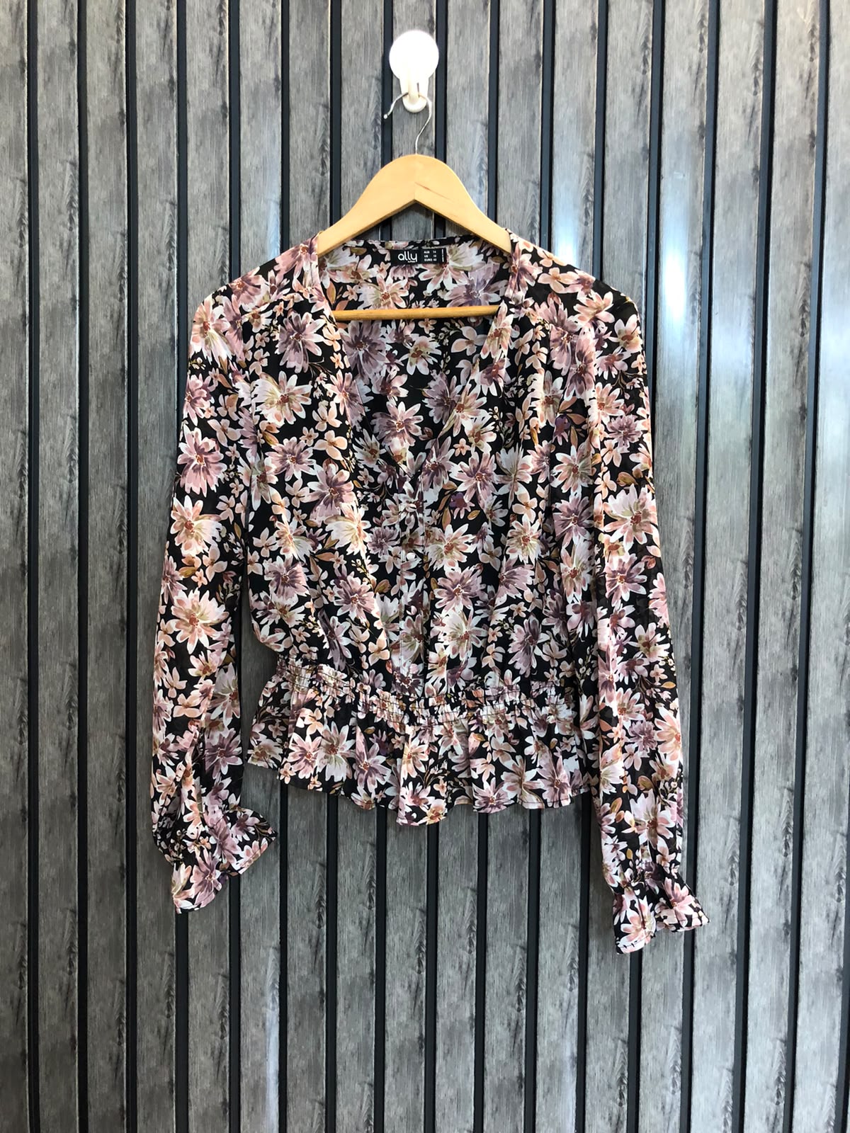 Chest 17  Length 20  Fabric Chiffon Premium Quality Women's Full Sleeve Top
