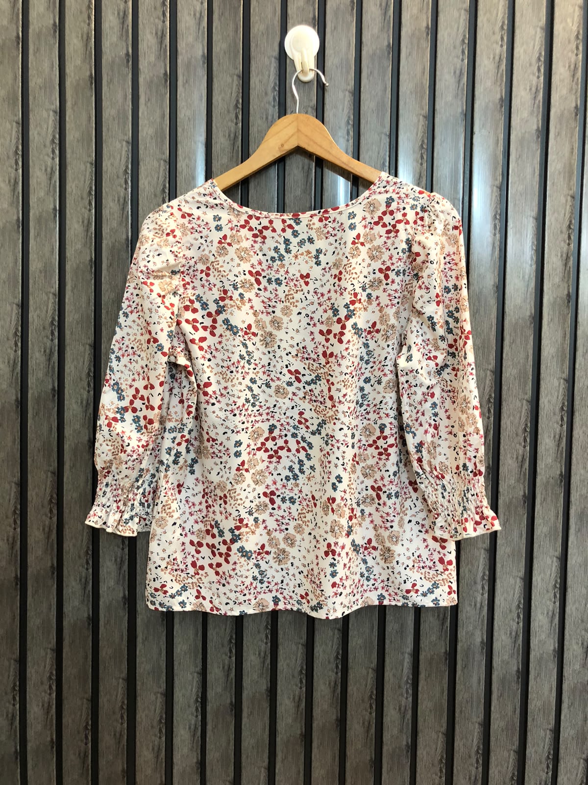 Chest 17  Lenght 23  Fabric SILK Women’s Stylish Branded Long Sleeve Top