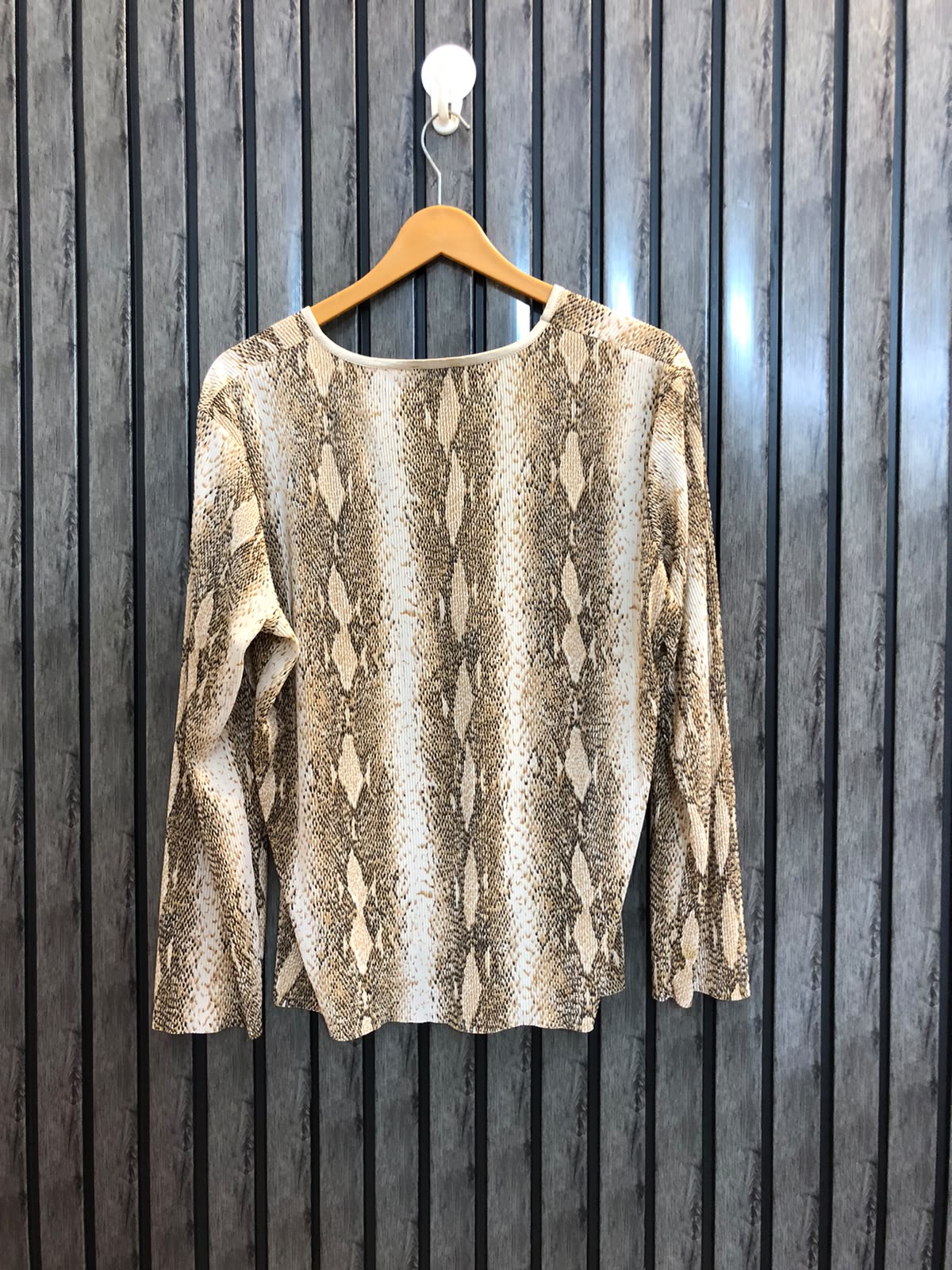 Chest 22  Lenght 23.5  Fabric silk Branded Women’s Western Full Sleeve Casual Top