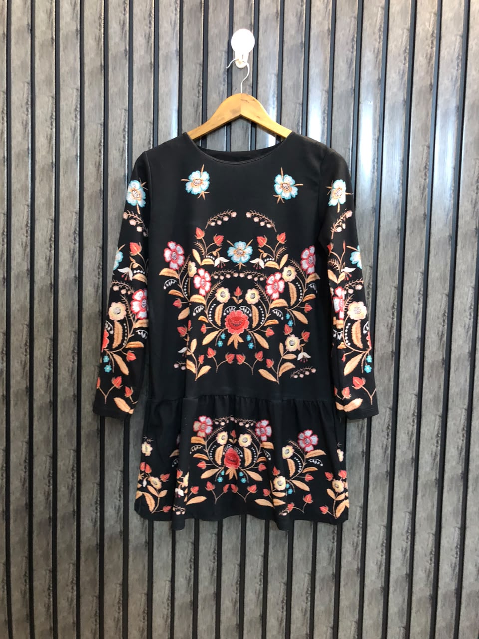 Chest 18  Lenght 31  Fabric silk jersey Long Top Ladies Clothing