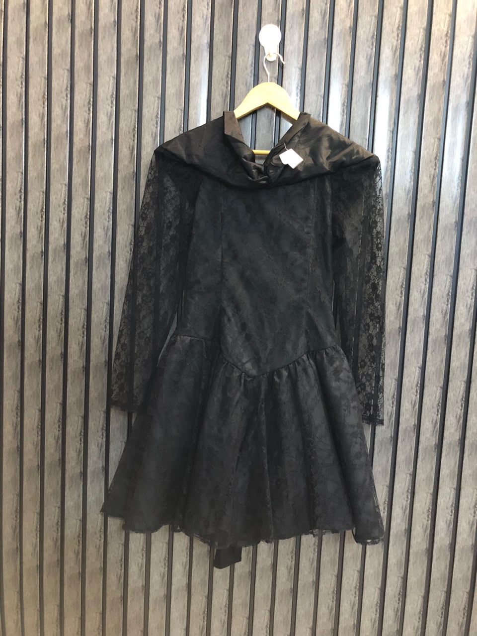 Chest 17  Lenght 35  Fabric net Ladies Long Top Store