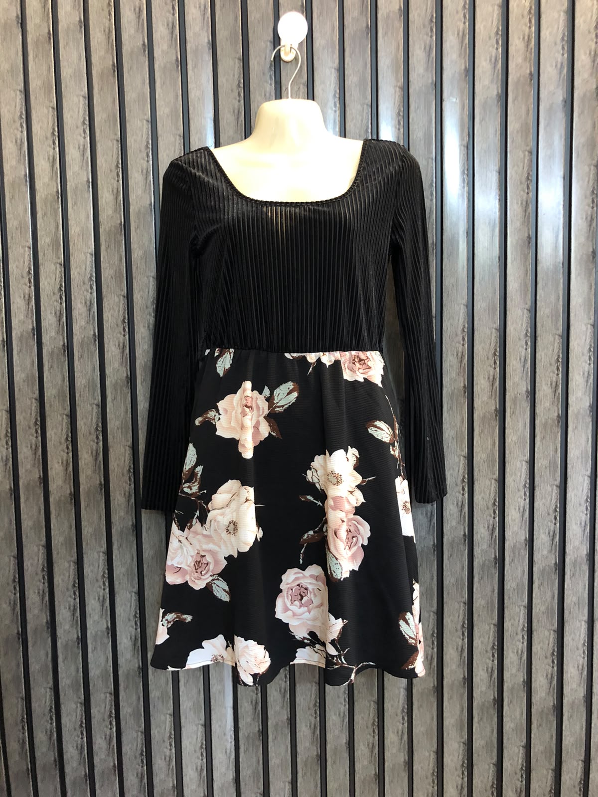 Chest 18  Lenght 32  Fabric Chiffon And Silk jersey