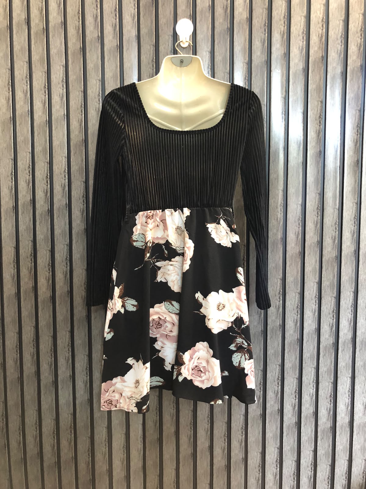 Chest 18  Lenght 32  Fabric Chiffon And Silk jersey