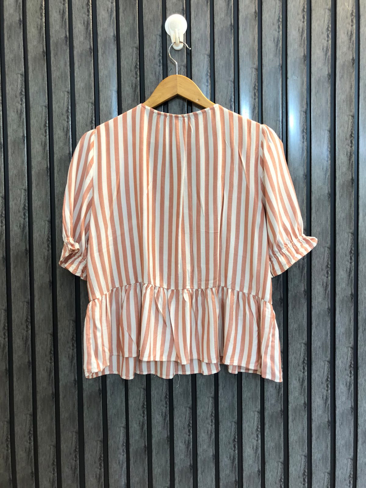 Chest 19  Length 21.5  Fabric Linen Elegant Women’s Crop Top