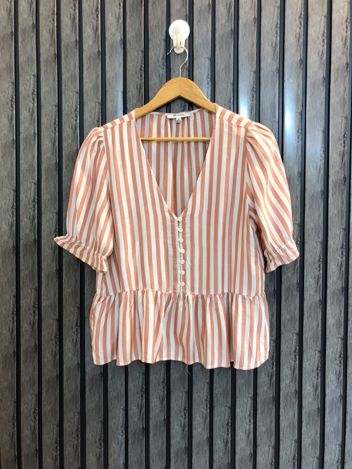 Chest 19  Length 21.5  Fabric Linen Elegant Women’s Crop Top