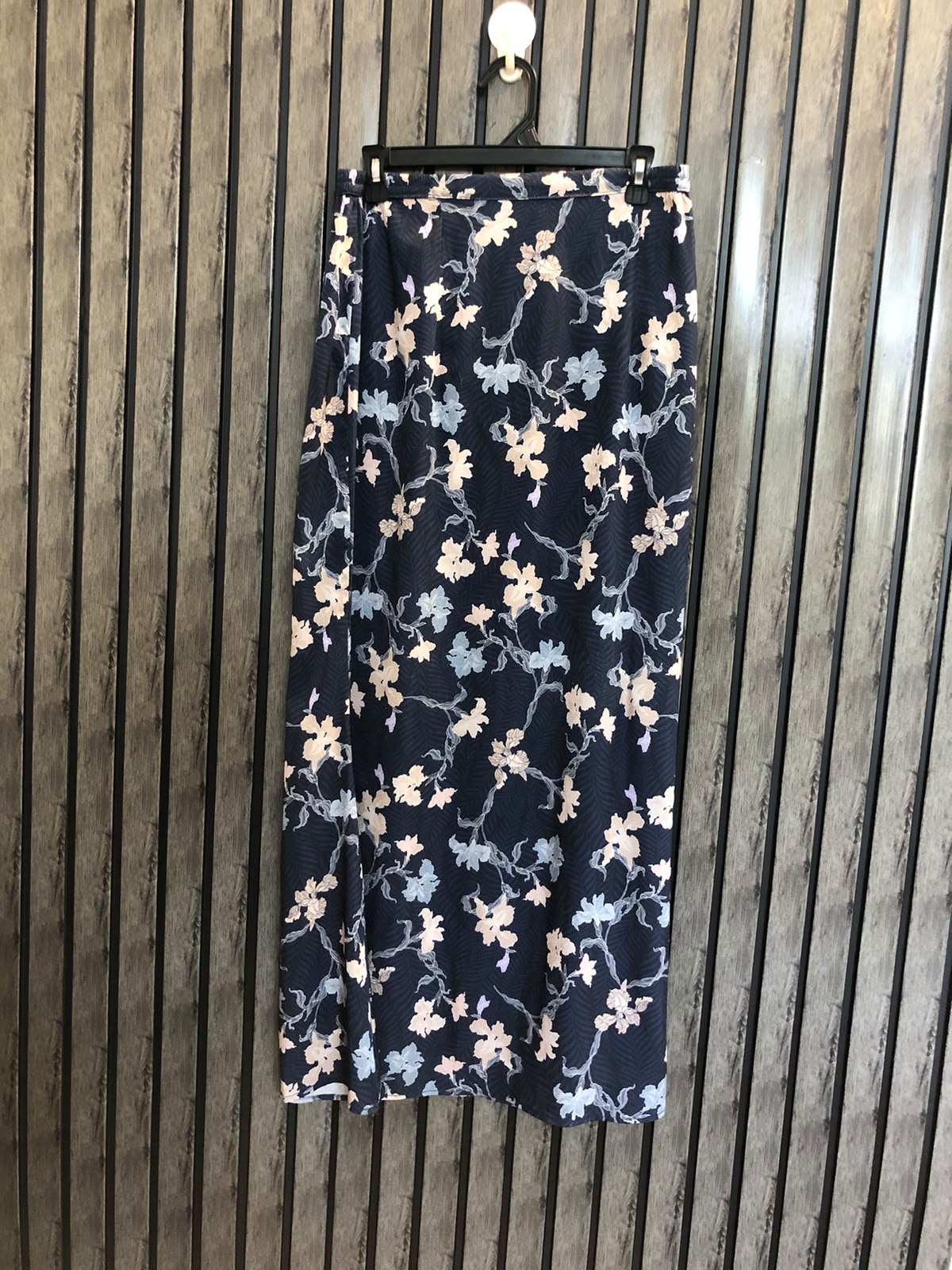 Waist 44  Length 33  Fabric Rayon Beautiful Printed Maxi Skirt