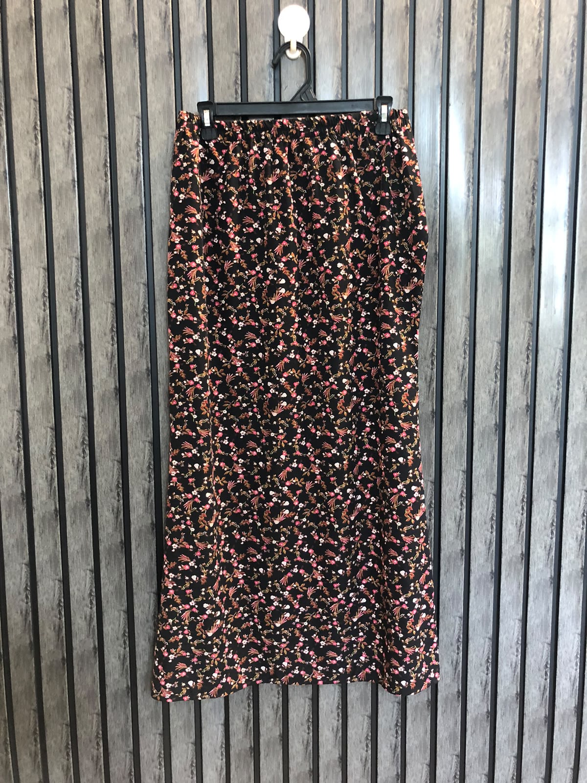 Waist 28  Length 39  Fabric Cotton silk Stylish Summer Midi Skirt
