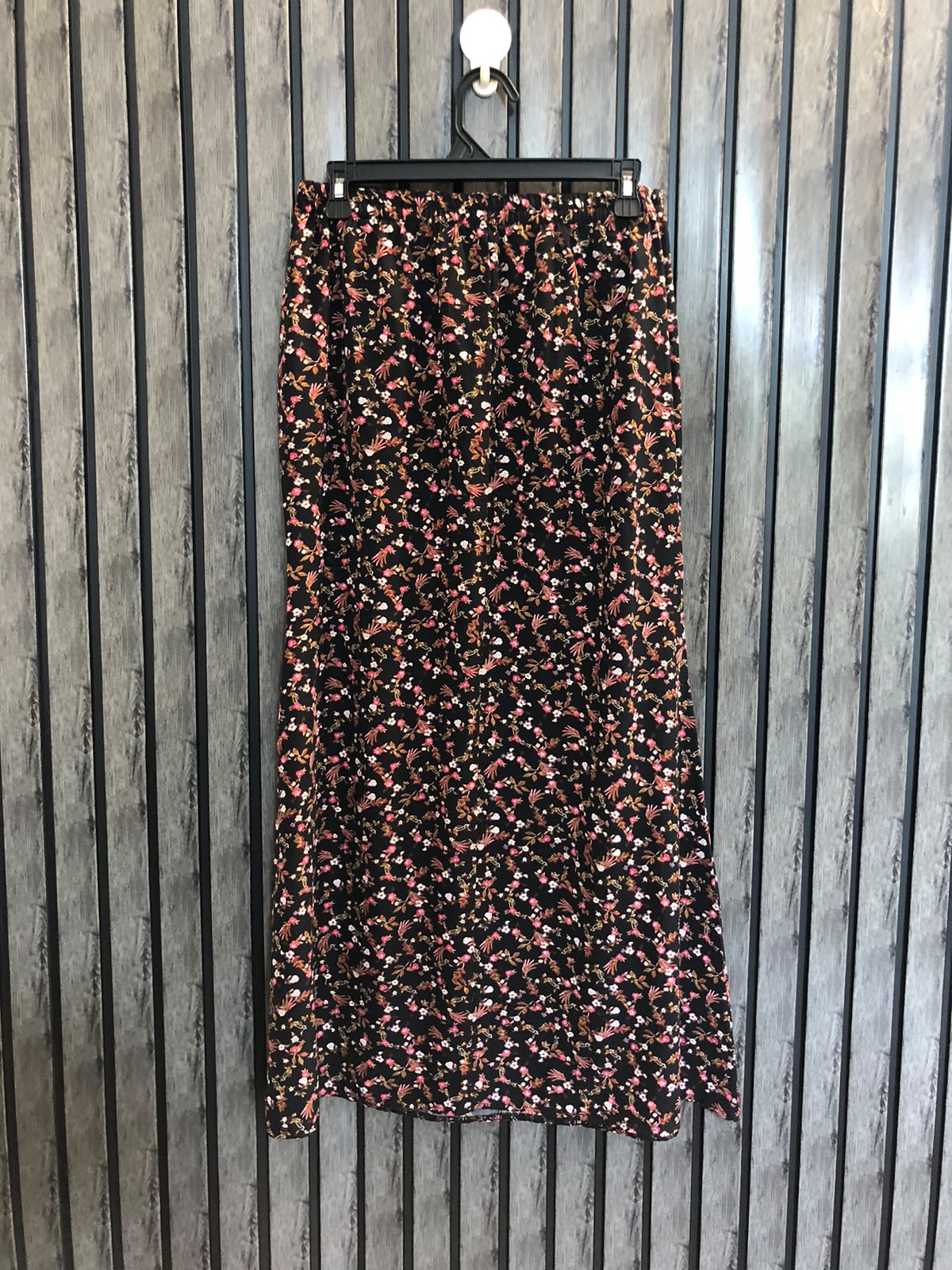 Waist 28  Length 39  Fabric Cotton silk Stylish Summer Midi Skirt
