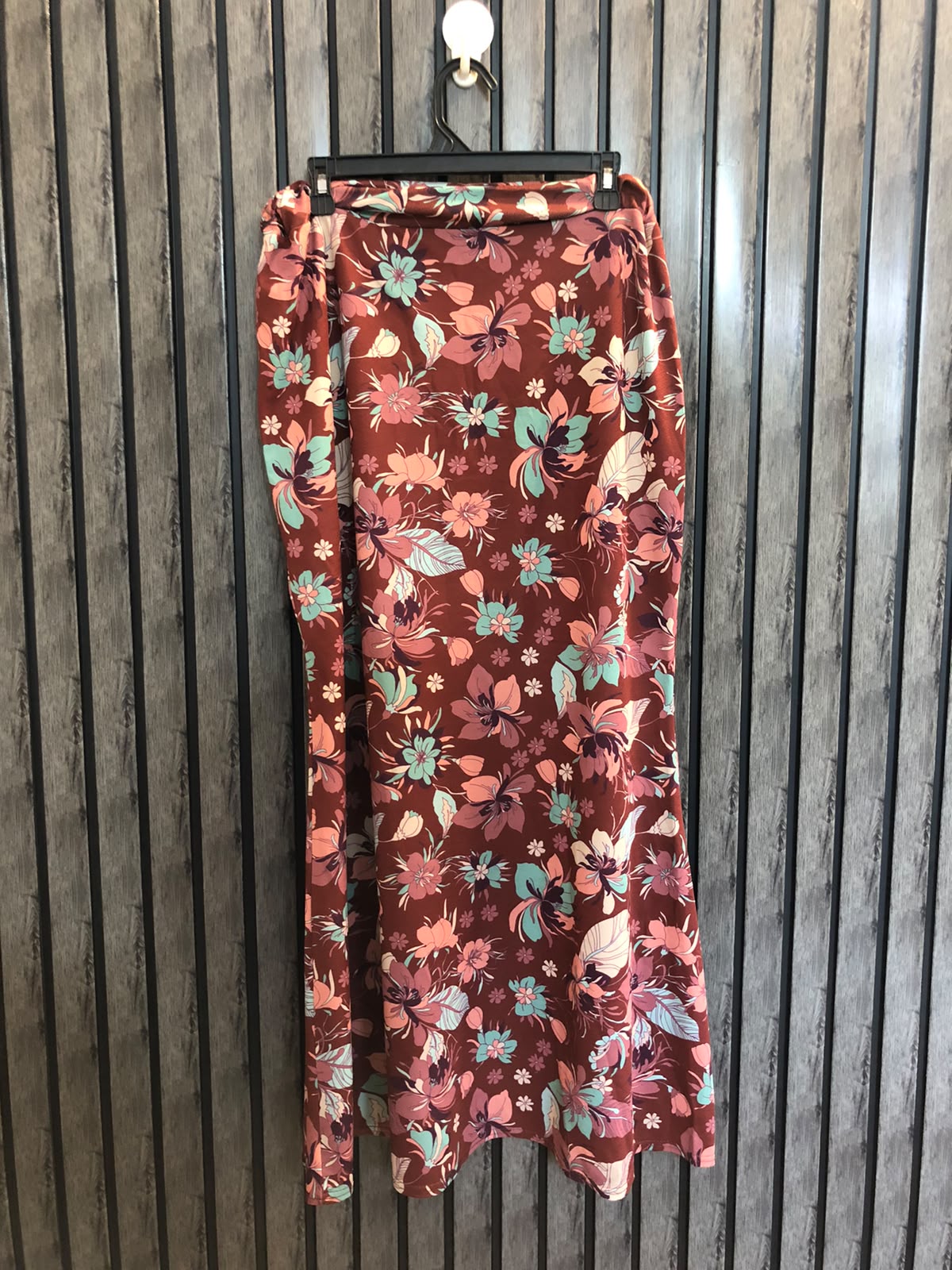Waist 36  Length 38  Fabric Silk jersey Chic Midi Skirt for Women