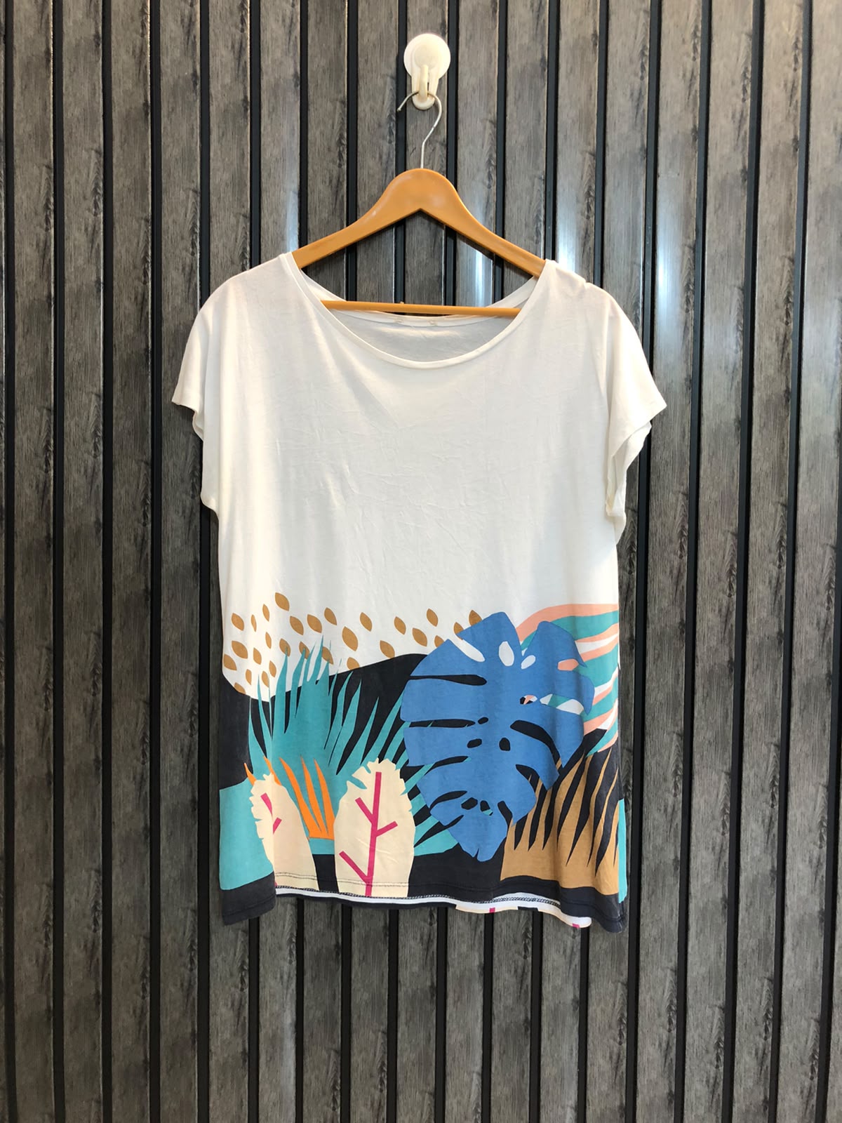 Chest 20  Lenght 25 Women’s Branded Wardrobe T-Shirt