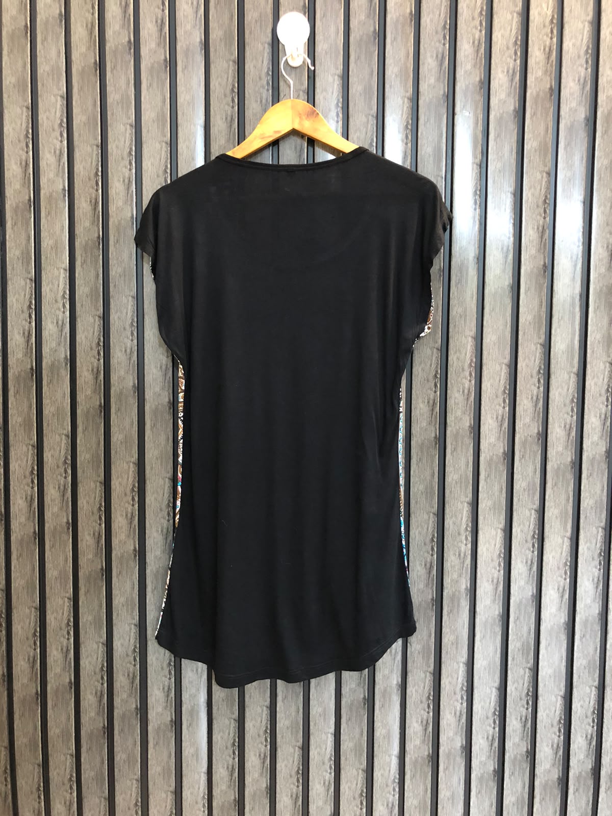 Chest 18   Length 31 Women’s Modern Branded T-Shirt