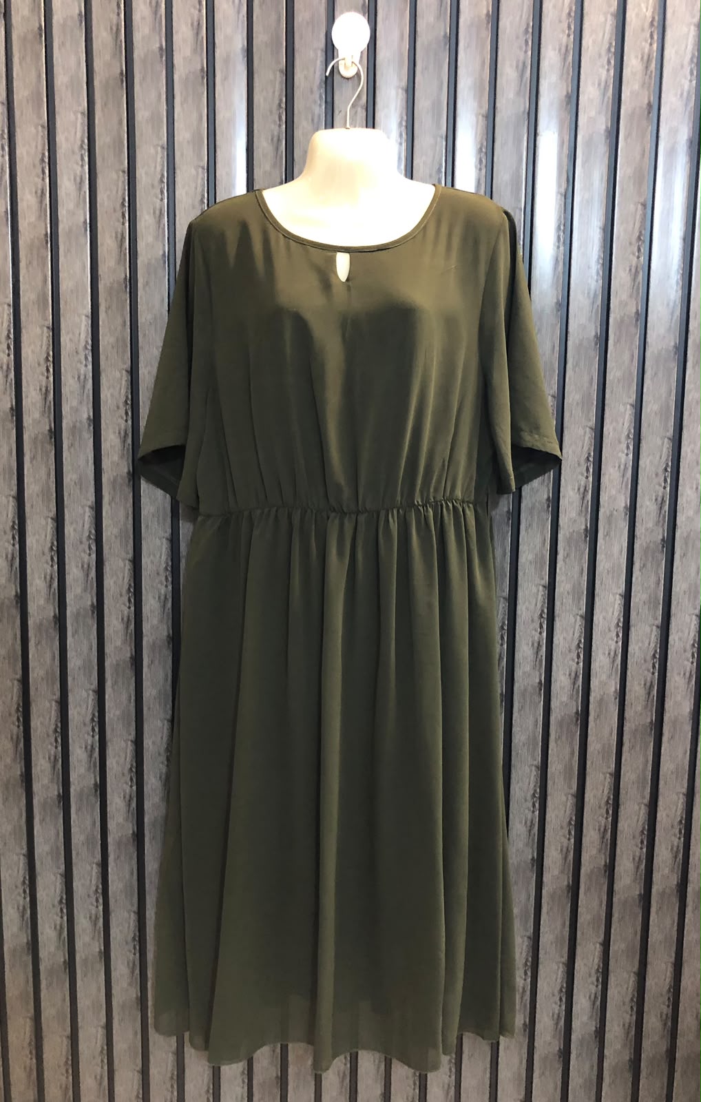 Chest 20  Length 44  Fabric Chiffon Women’s Elegant Collection Maxi Dress