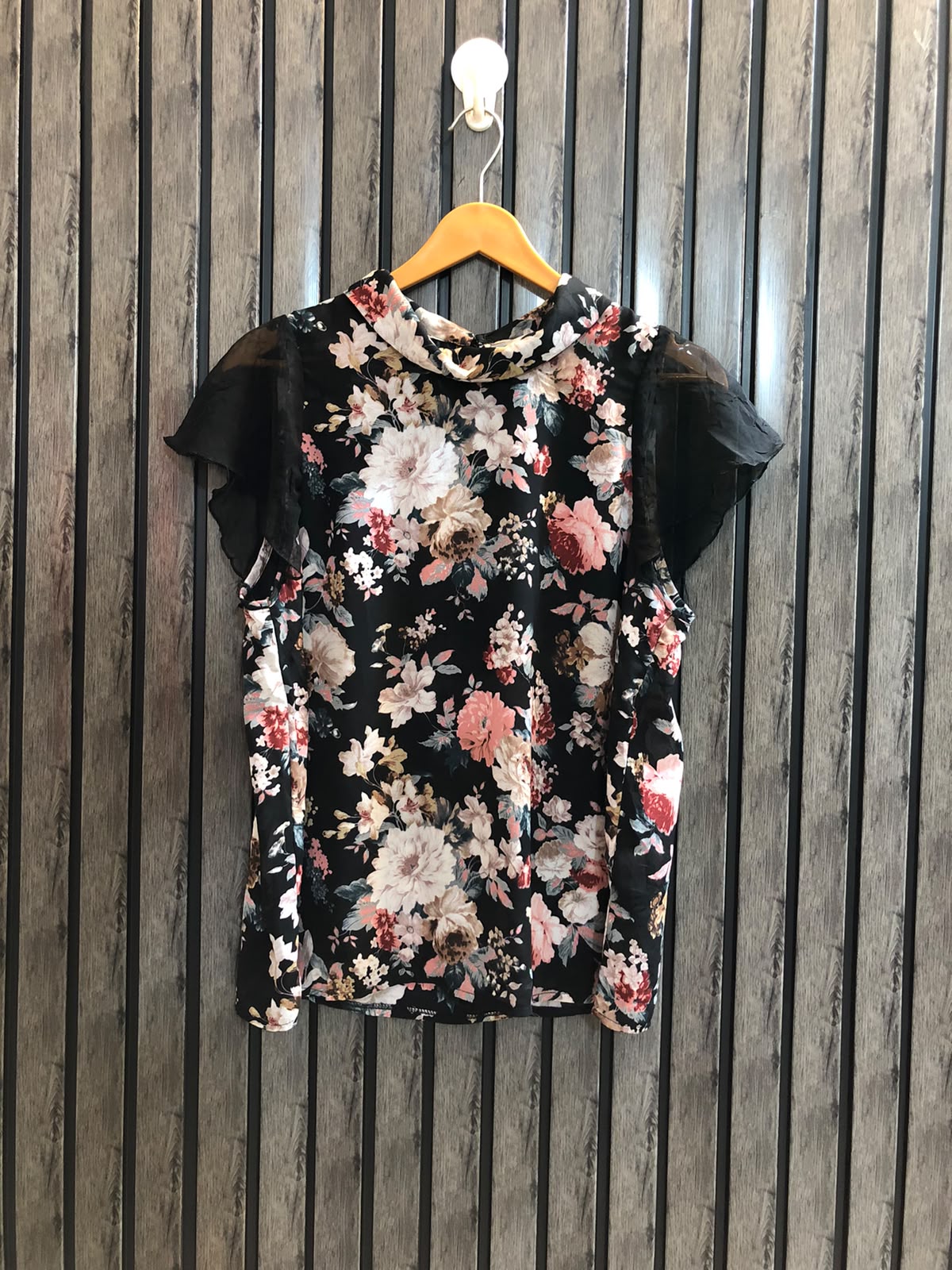 Chest 20   Length 23  Fabric Chiffon Women’s Branded Everyday Crop Top
