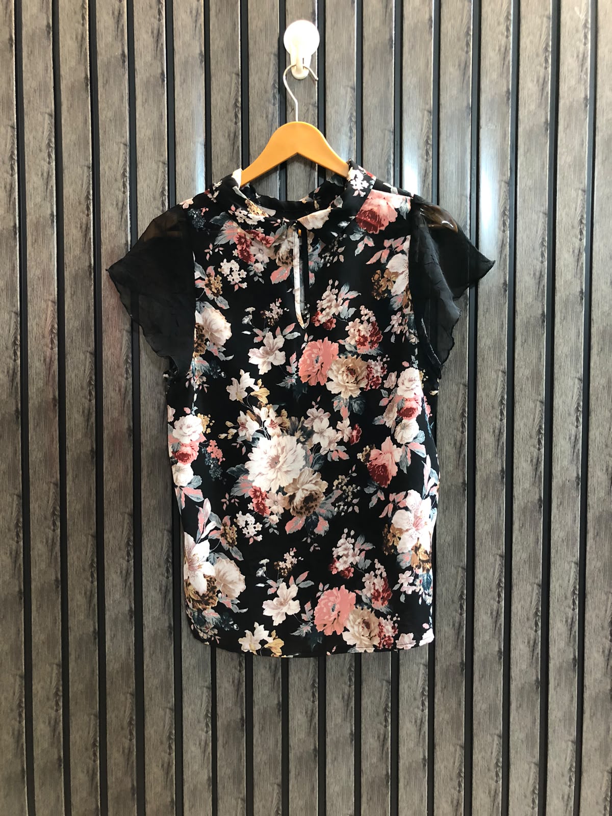 Chest 20   Length 23  Fabric Chiffon Women’s Branded Everyday Crop Top
