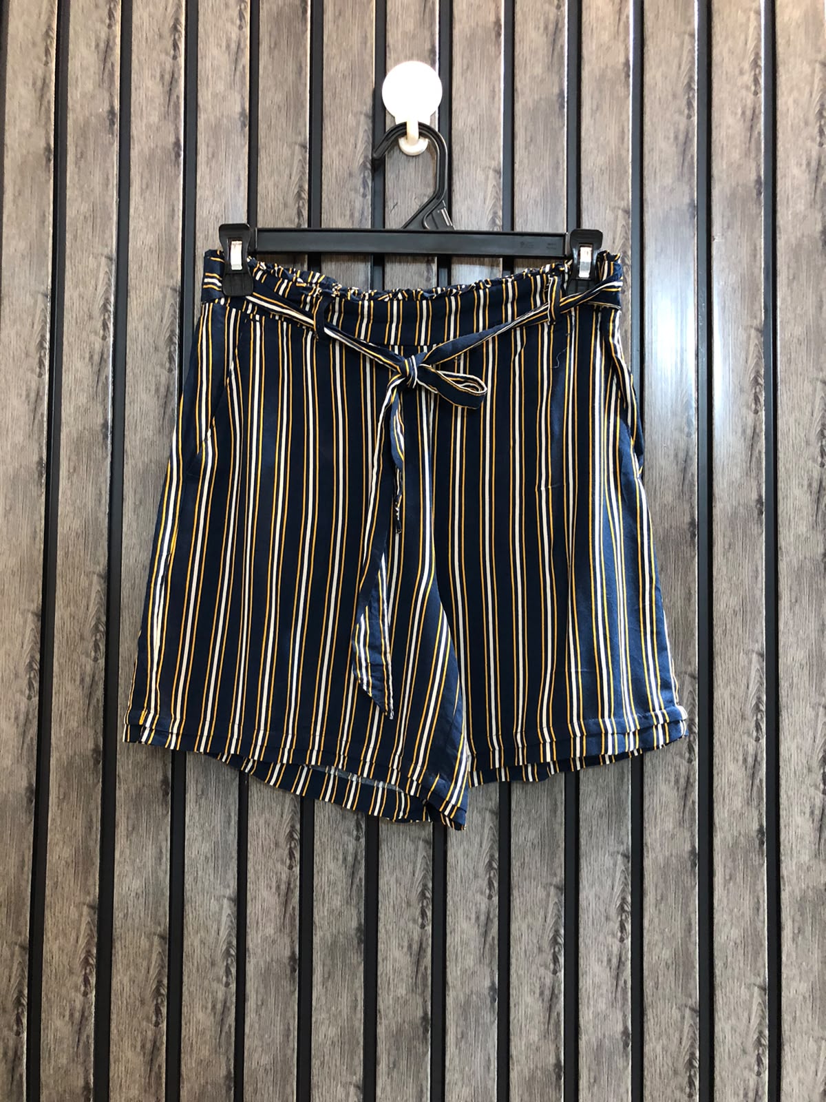 Waist 28  Length 15  Fabric Linen Western Mini Shorts