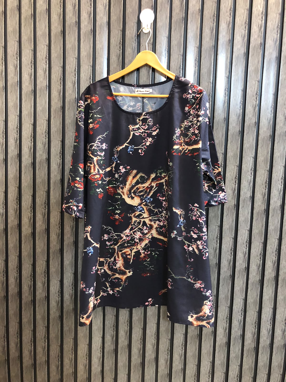 Chest 21  Length 31  Fabric Cotton Women’s Casual Western Fashion Top