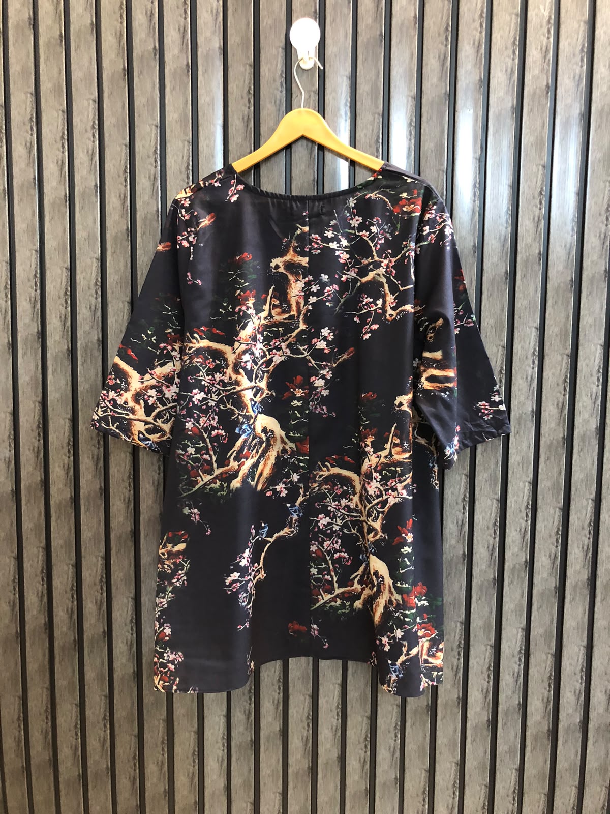 Chest 21  Length 31  Fabric Cotton Women’s Casual Western Fashion Top