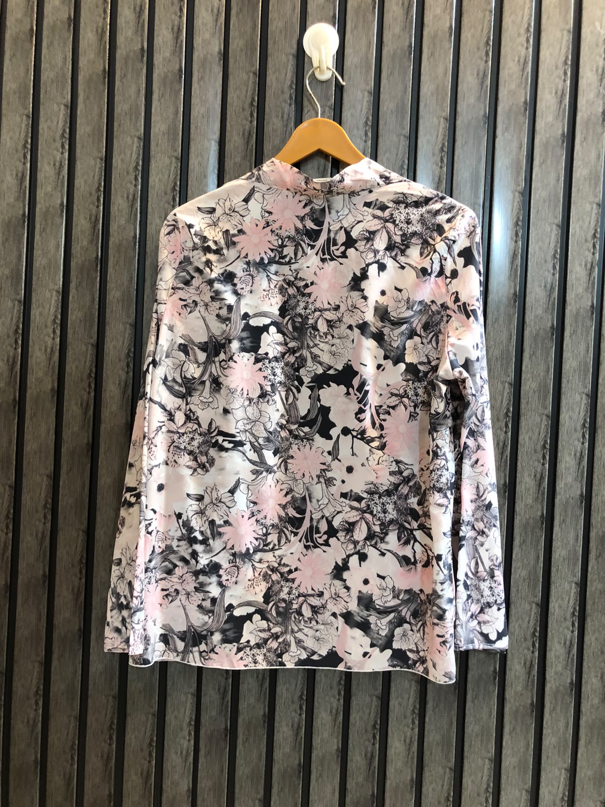 Chest Medium  Length 25  Fabric Silk  Women's Casual Full Sleeve Top