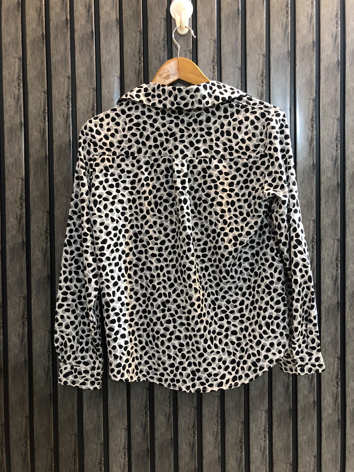 Chest 17  Length 22  Fabric Silk Women's Elegant Full Sleeve Top