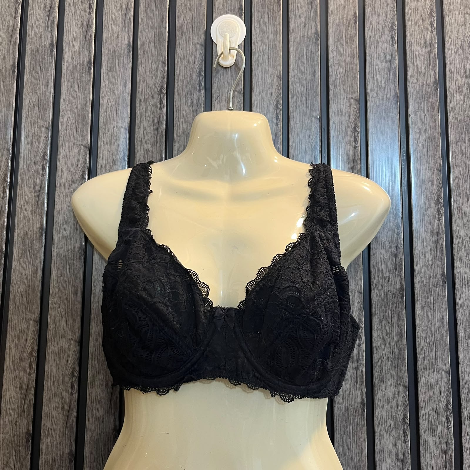 Chest Medium  Length 11  Women’s Branded Bra