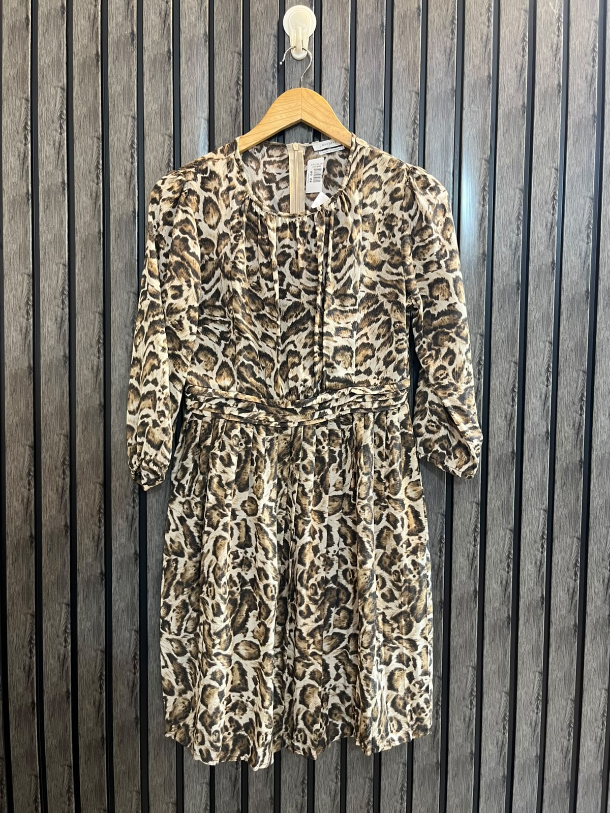 Chest 18  Length 35  Fabric Chiffon Western Women’s Branded Long line Top