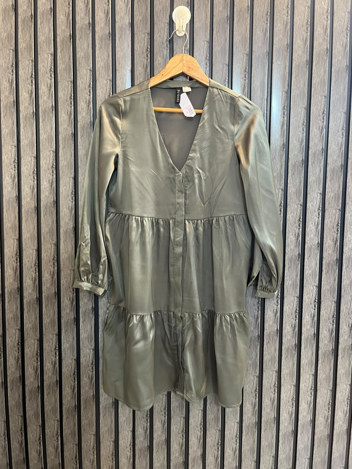 Chest 17  Length 33  Fabric Silk Women’s Designer Longline Top