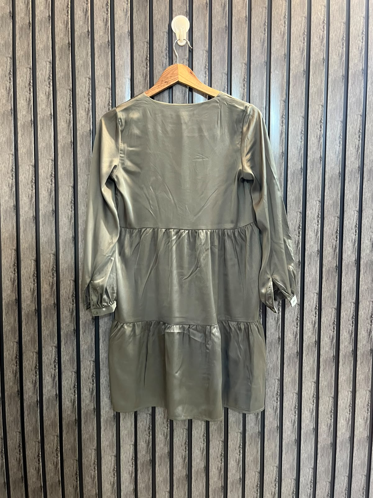 Chest 17  Length 33  Fabric Silk Women’s Designer Longline Top