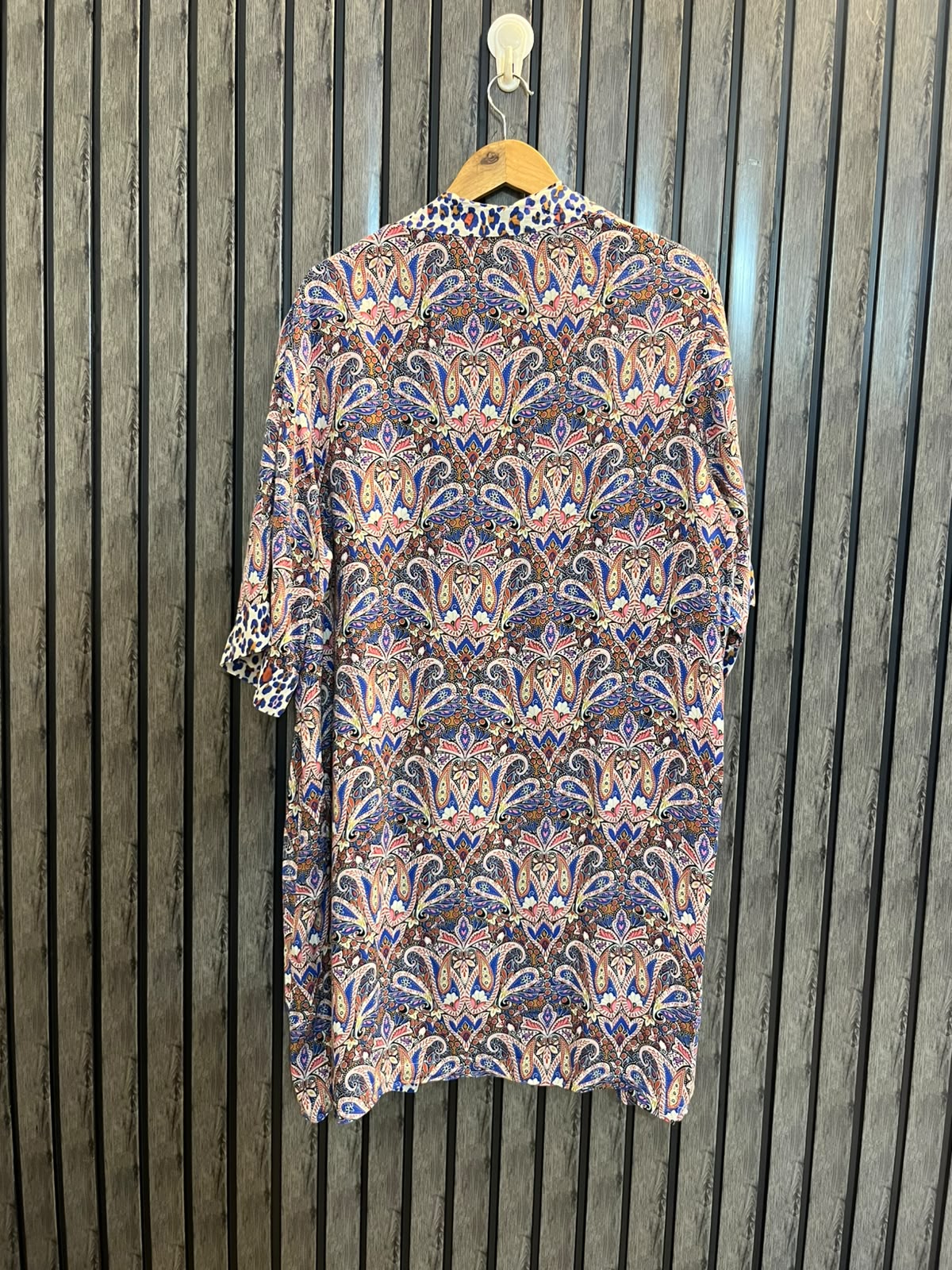 Chest Large  Length 37  Fabric Linen Women’s Modern Western long shrug