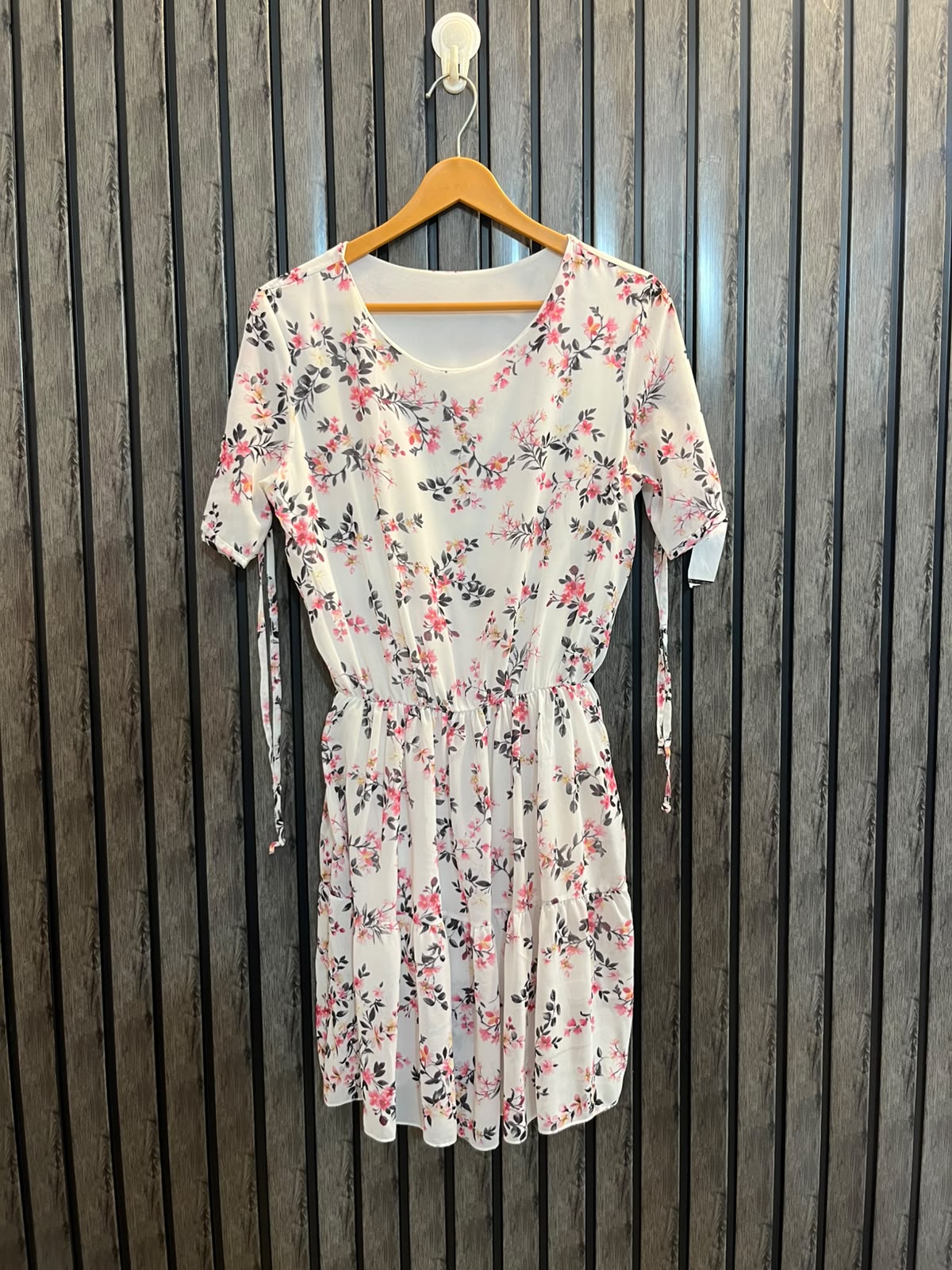Chest 18  Length 32  Fabric Silk Women’s Designer Branded Long Top
