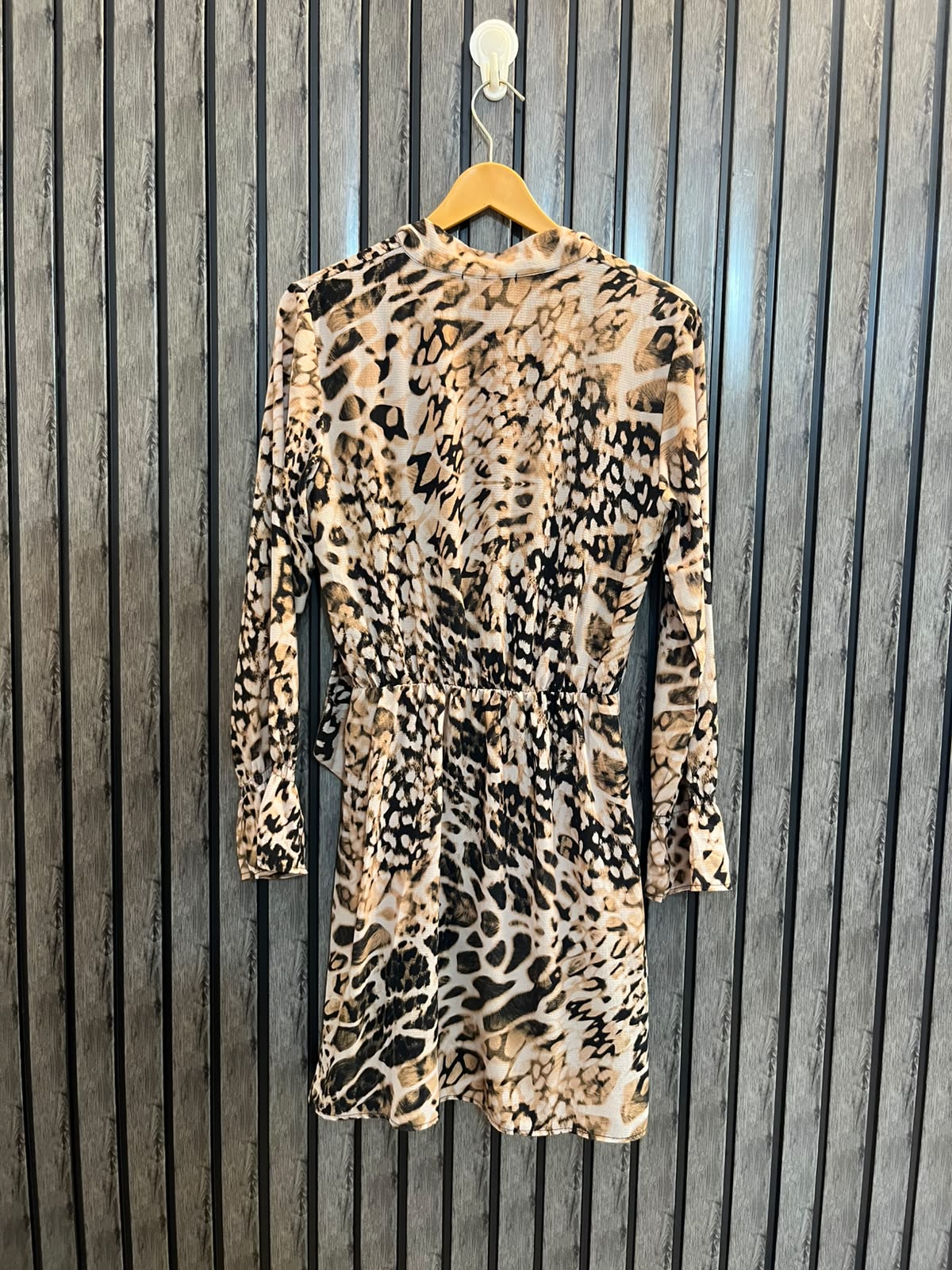 Chest 15.5  Length 34  Fabric Chiffon Women’s Chic Western Long Top