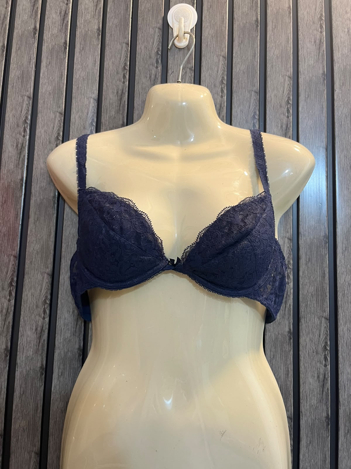 Chest Medium  Length 10 Women’s Sophisticated Bra