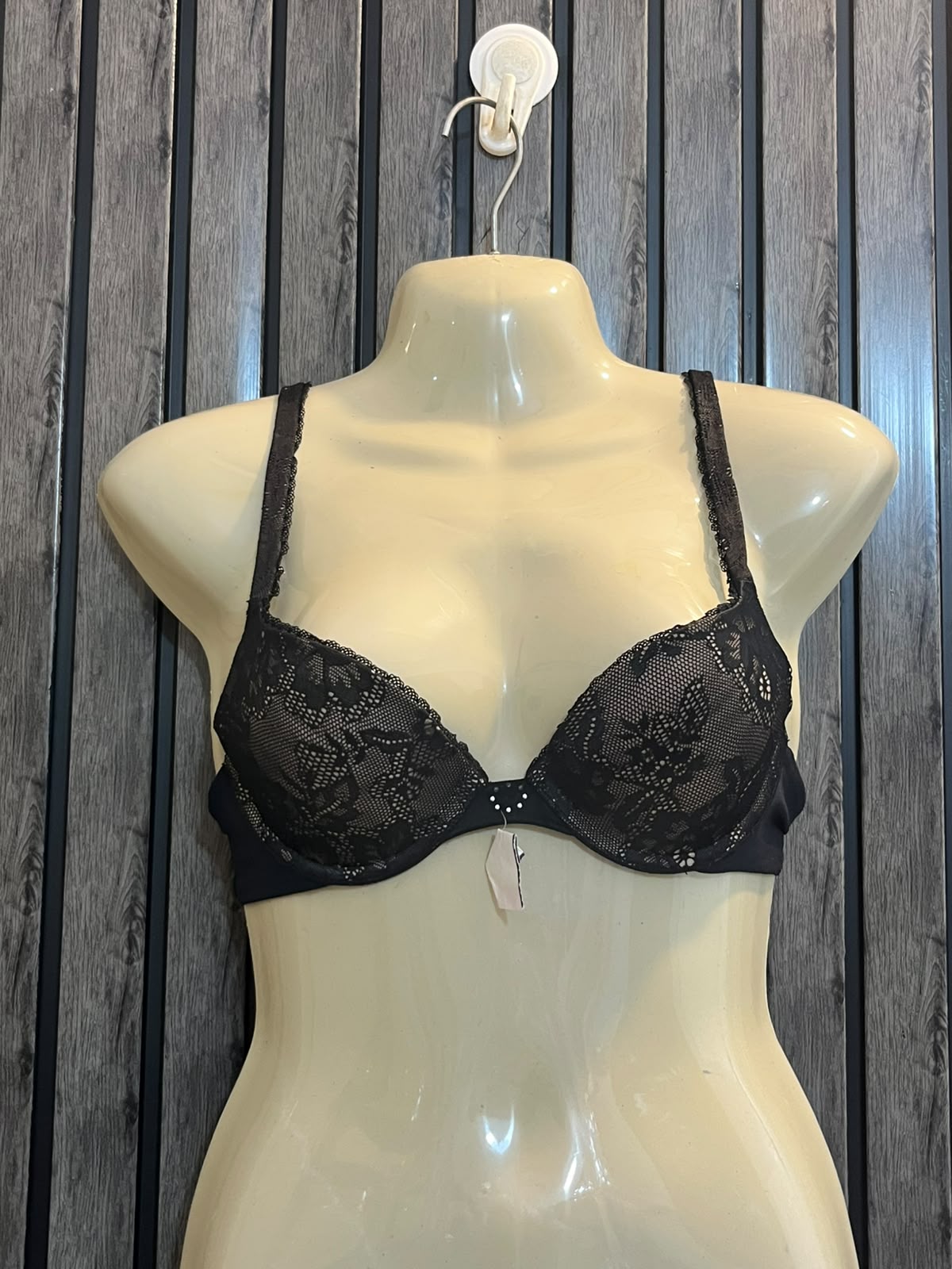 Chest Medium  Length 10 Women’s Classic Everyday Bra