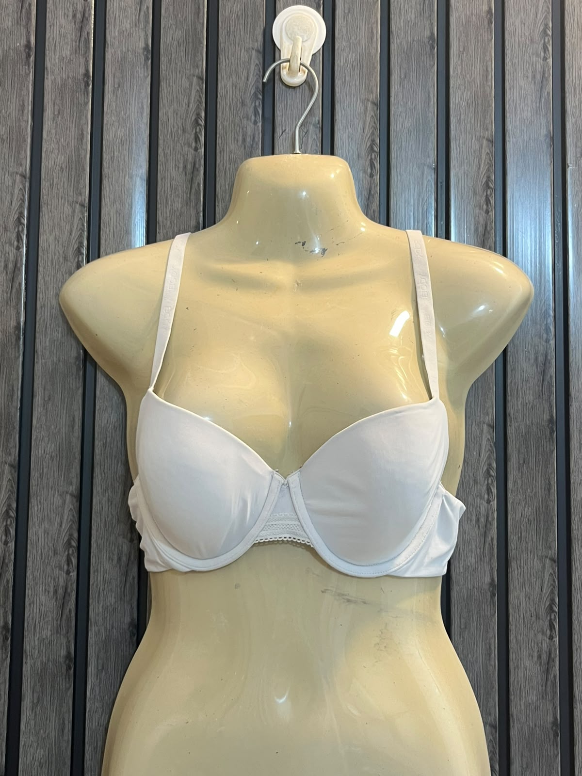 Chest Medium  Length 10 Women’s Signature Everyday Bra