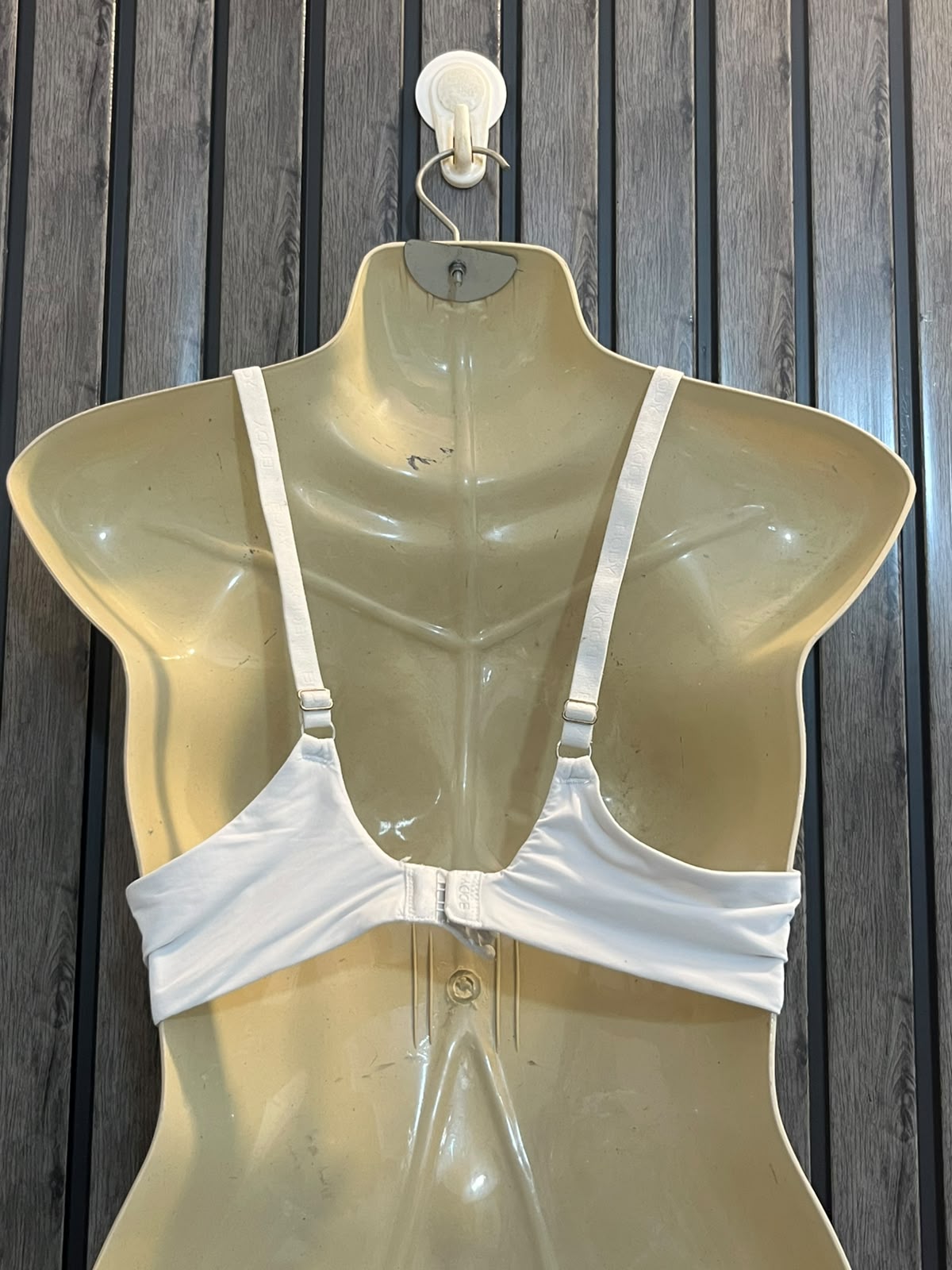 Chest Medium  Length 10 Women’s Signature Everyday Bra