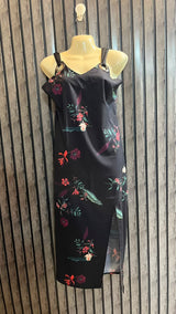 Chest 18   Length 43  Fabric Silk Women’s Classic Floor Length Dress